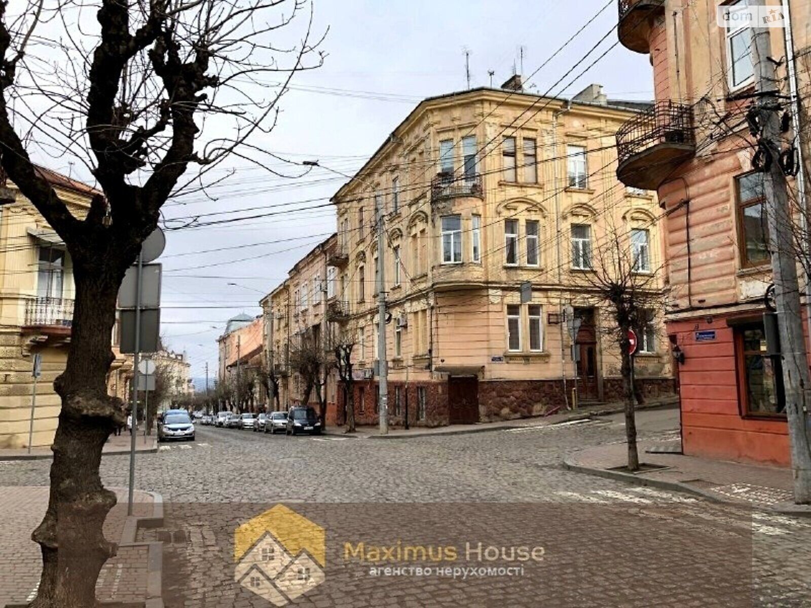 Комерційне приміщення в Чернівцях, здам в оренду по Хмельницького Богдана вулиця, район Центр, ціна: 9 975 грн за об’єкт фото 1