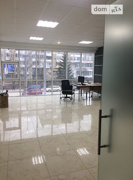 Комерційне приміщення в Тернополі, здам в оренду по Торговиця (Живова Анатолія) вулиця 15Б, район Центр, ціна: 11 750 грн за об’єкт фото 1 Комерційне приміщення в Тернополі, здам в оренду по Торговиця (Живова Анатолія) вулиця 15Б, район Центр, ціна: 11 750 грн за об’єкт фото 1