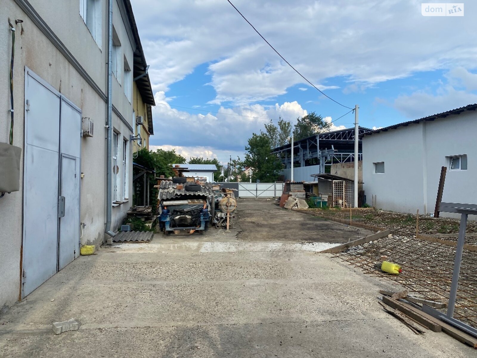 Комерційне приміщення в Чернівцях, здам в оренду по Ізюмська вулиця, район Садгора, ціна: 27 965 грн за об’єкт фото 1