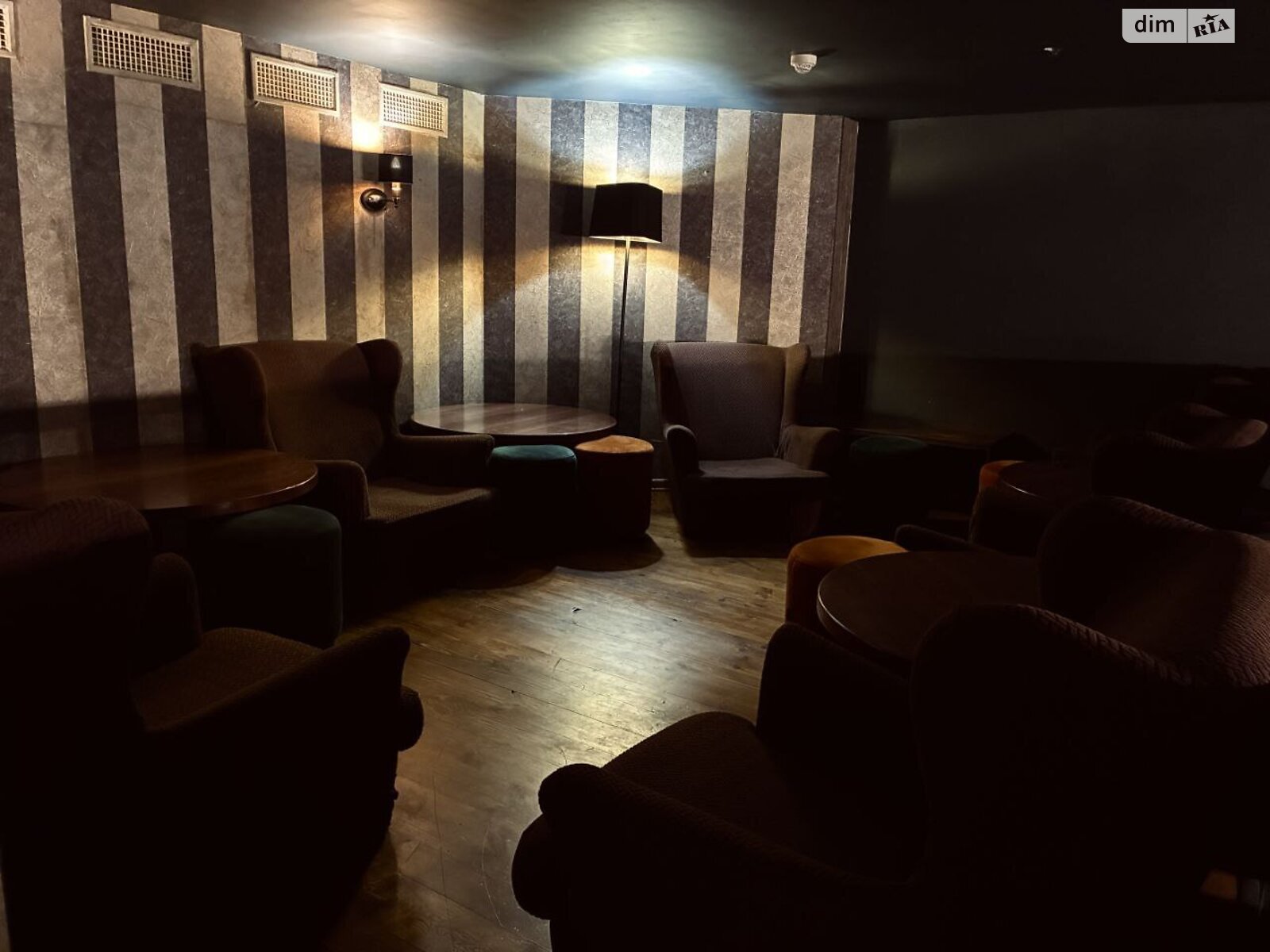 Специальное помещение в Киеве, сдам в аренду по Большая Васильковская улица 3, район Липки, цена: 2 000 грн за объект фото 1 Специальное помещение в Киеве, сдам в аренду по Большая Васильковская улица 3, район Липки, цена: 2 000 грн за объект фото 1