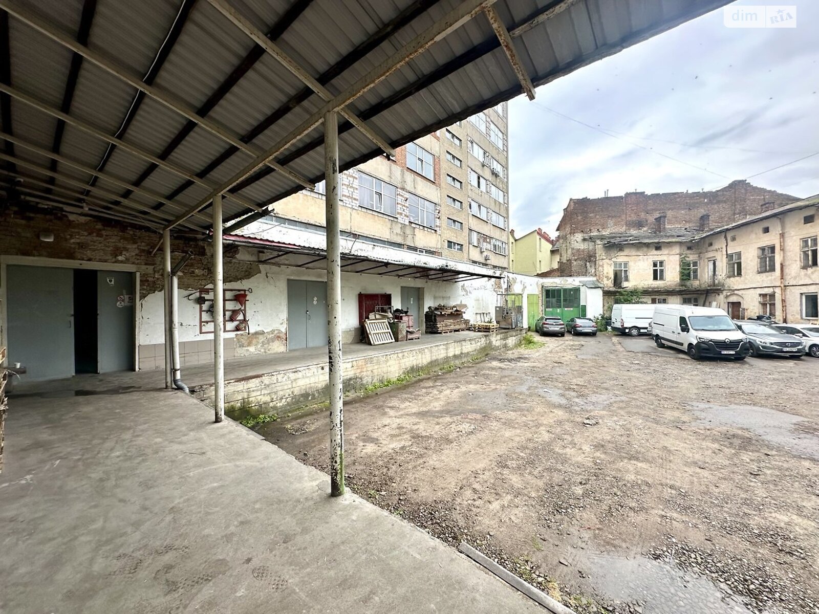 Специальное помещение в Львове, сдам в аренду по Железнодорожная улица, район Привокзальная, цена: 40 800 грн за объект фото 1 Специальное помещение в Львове, сдам в аренду по Железнодорожная улица, район Привокзальная, цена: 40 800 грн за объект фото 1