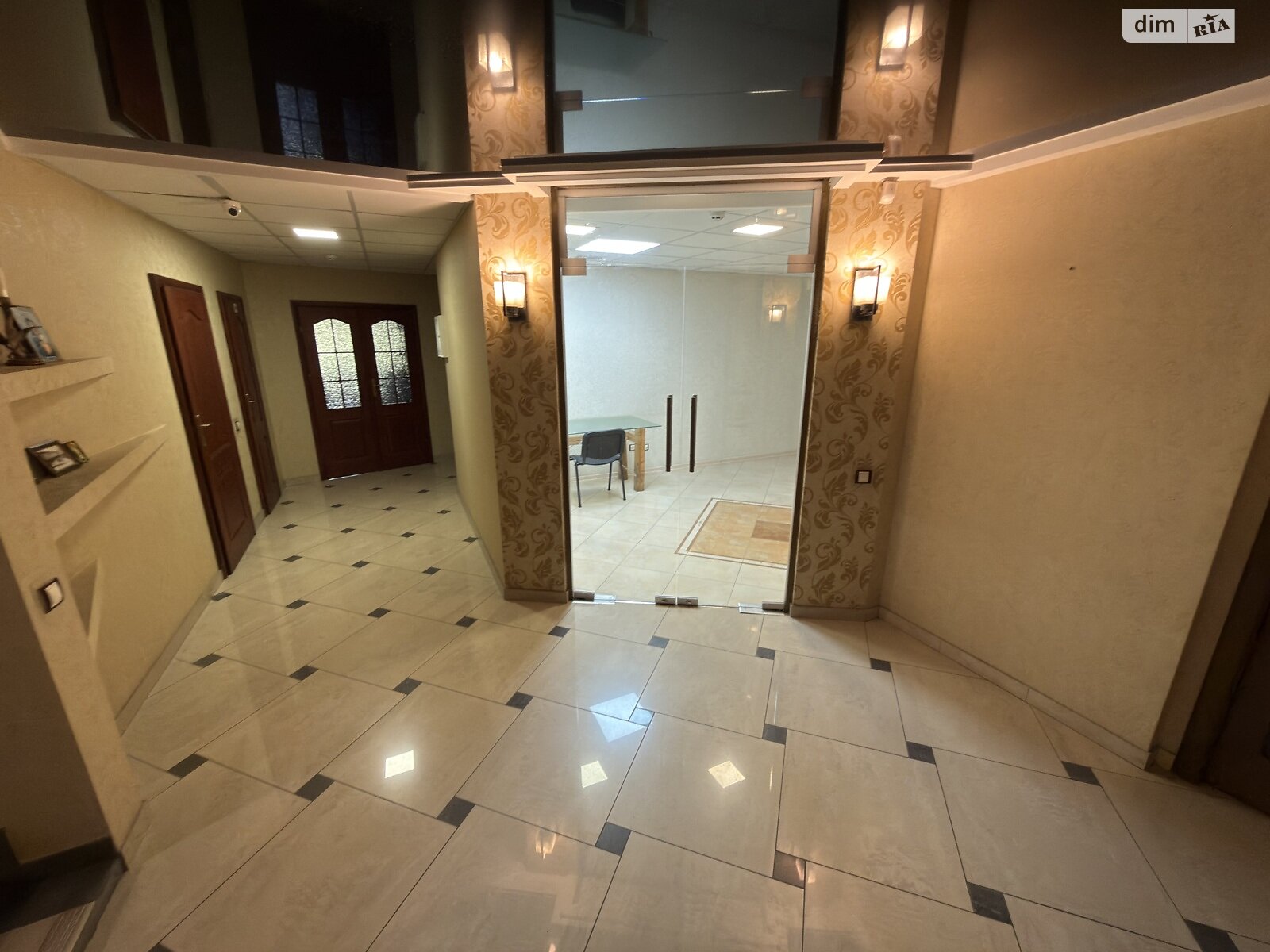 Специальное помещение в Львове, сдам в аренду по Садовая улица 2А, район Южный, цена: 5 000 грн за объект фото 1 Специальное помещение в Львове, сдам в аренду по Садовая улица 2А, район Южный, цена: 5 000 грн за объект фото 1