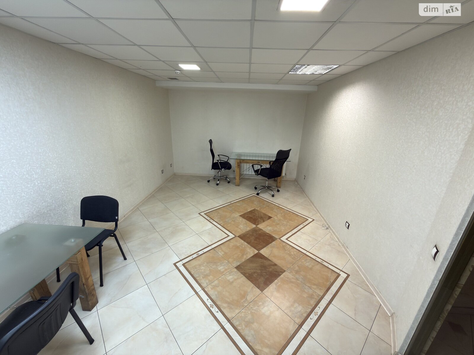 Специальное помещение в Львове, сдам в аренду по Садовая улица 2А, район Южный, цена: 5 000 грн за объект фото 1 Специальное помещение в Львове, сдам в аренду по Садовая улица 2А, район Южный, цена: 5 000 грн за объект фото 1