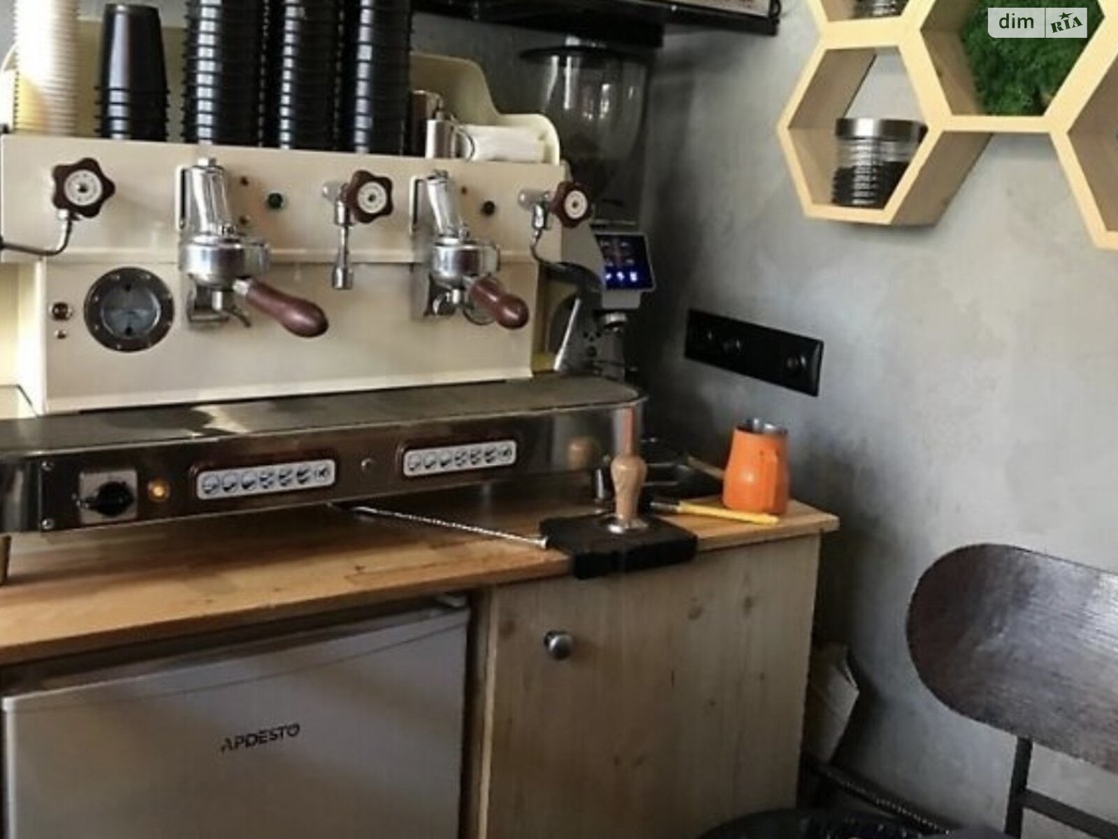 Специальное помещение в Тернополе, сдам в аренду по 15-го Апреля улица, район Бам, цена: 5 500 грн за объект фото 1 Специальное помещение в Тернополе, сдам в аренду по 15-го Апреля улица, район Бам, цена: 5 500 грн за объект фото 1