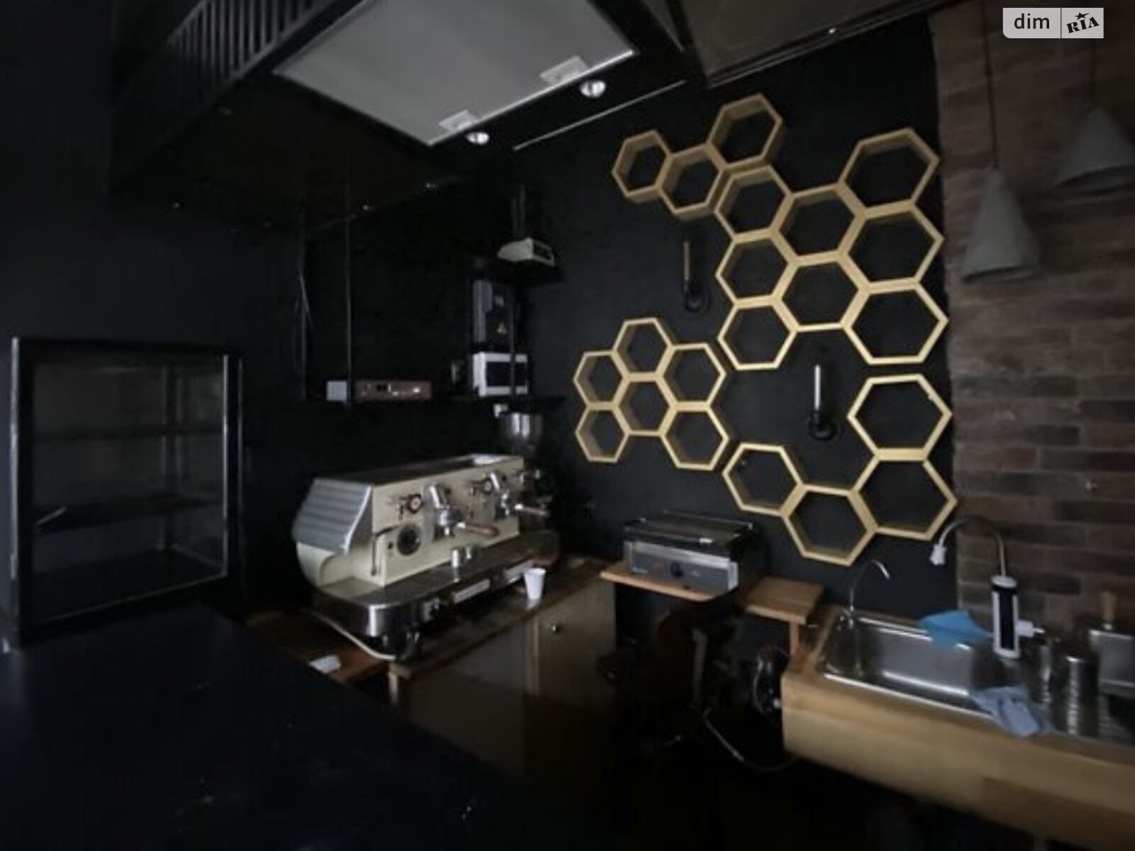 Специальное помещение в Тернополе, сдам в аренду по 15-го Апреля улица, район Бам, цена: 5 500 грн за объект фото 1 Специальное помещение в Тернополе, сдам в аренду по 15-го Апреля улица, район Бам, цена: 5 500 грн за объект фото 1