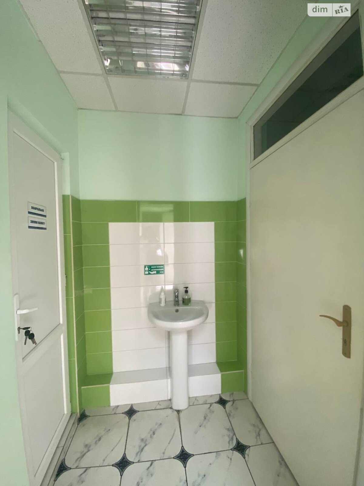 Спеціальне приміщення в Тернополі, здам в оренду по Злуки проспект, район Бам, ціна: 30 000 грн за об’єкт фото 1