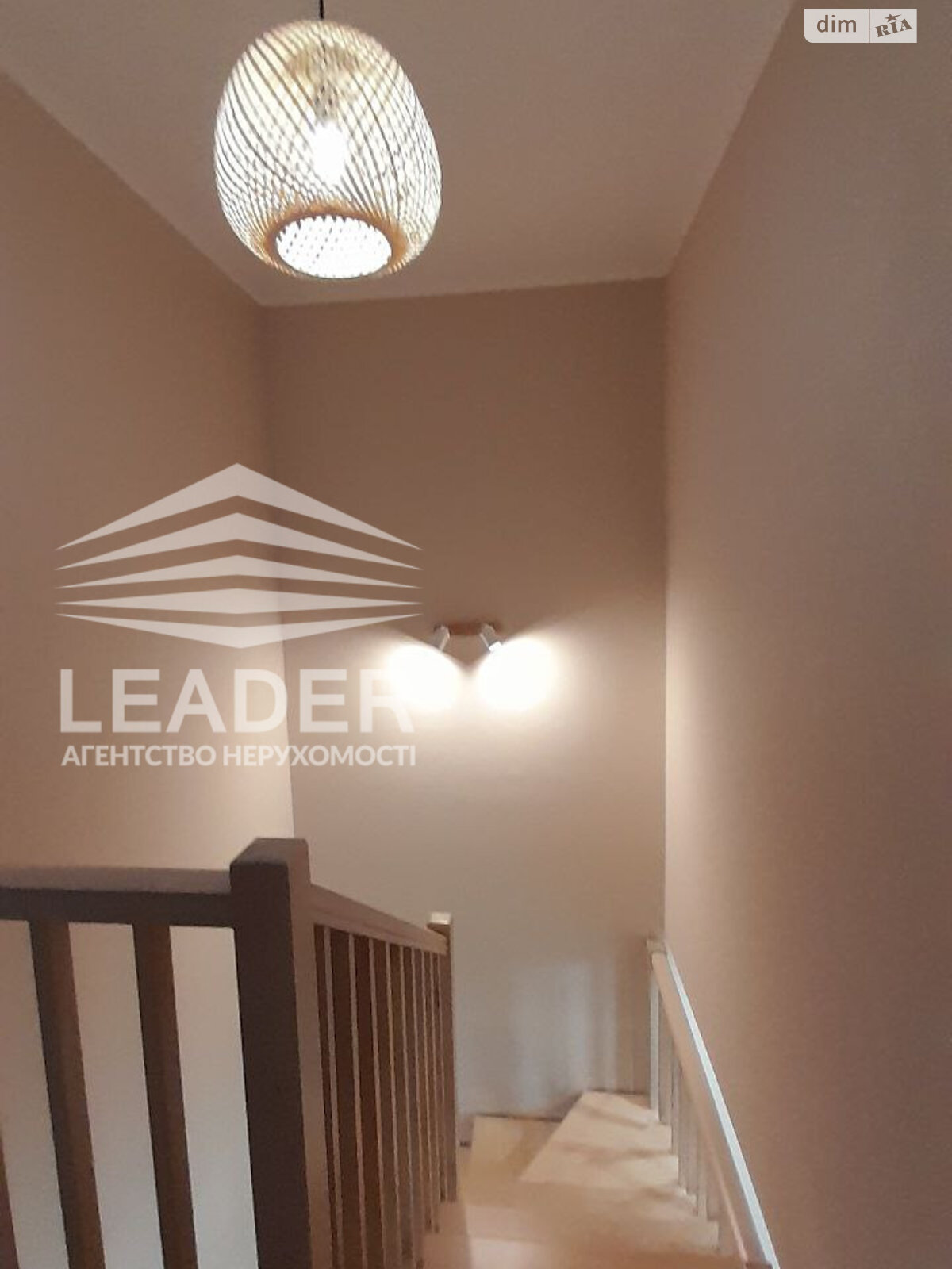 двухэтажный таунхаус, 90 кв. м, кирпич. Сдается помесячно в Агрономичном фото 1