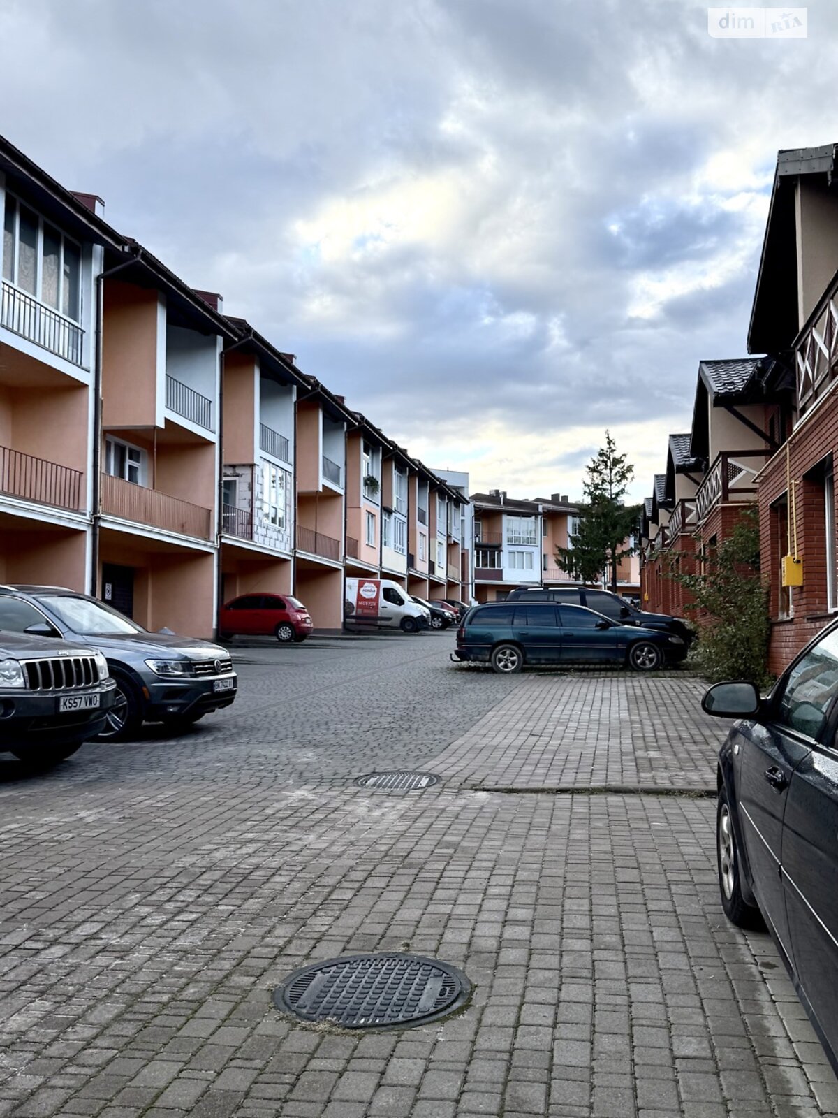 двоповерховий таунхаус, 170 кв. м, цегла. Здається помісячно в Брюховичах фото 1