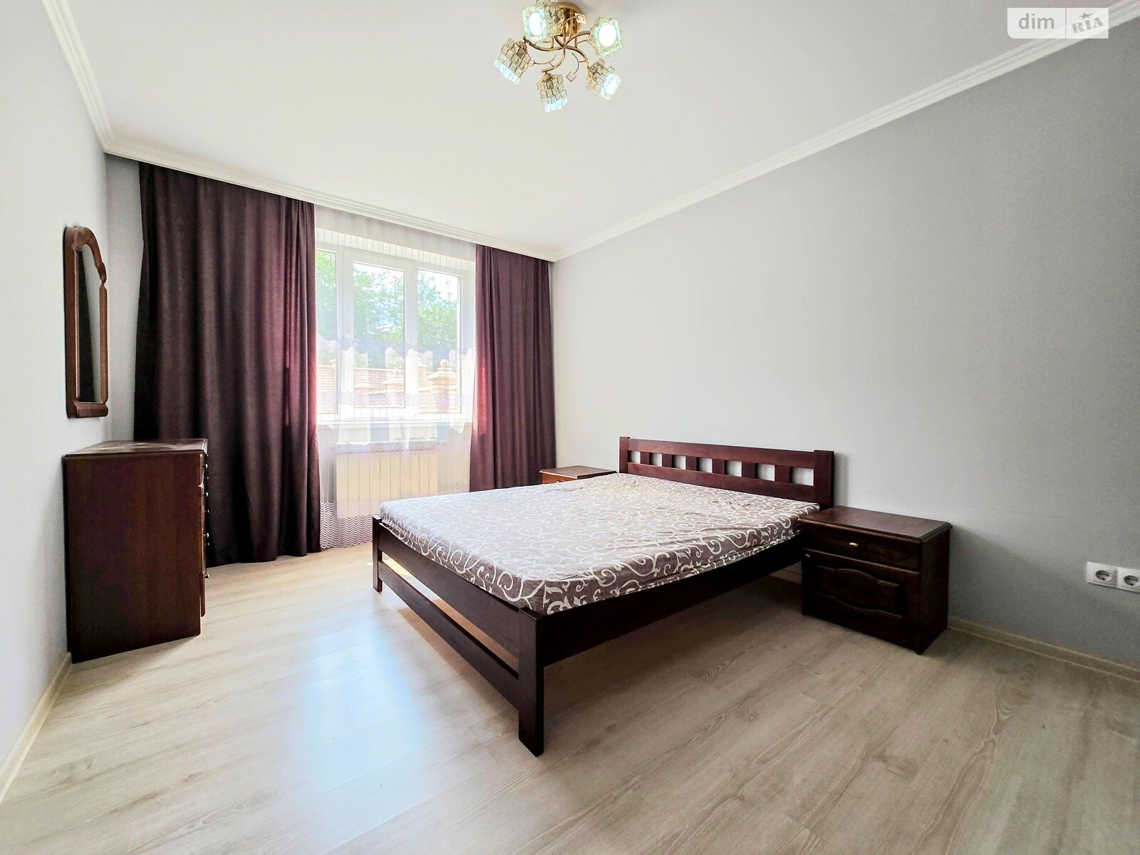 двухэтажный таунхаус, 140 кв. м, кирпич. Сдается помесячно в Черновцах, в районе Первомайский фото 1 двухэтажный таунхаус, 140 кв. м, кирпич. Сдается помесячно в Черновцах, в районе Первомайский фото 1