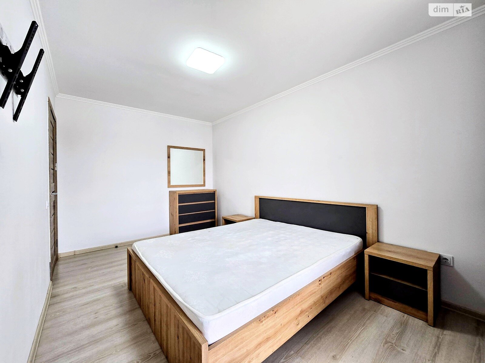 двухэтажный таунхаус, 140 кв. м, кирпич. Сдается помесячно в Черновцах, в районе Первомайский фото 1 двухэтажный таунхаус, 140 кв. м, кирпич. Сдается помесячно в Черновцах, в районе Первомайский фото 1