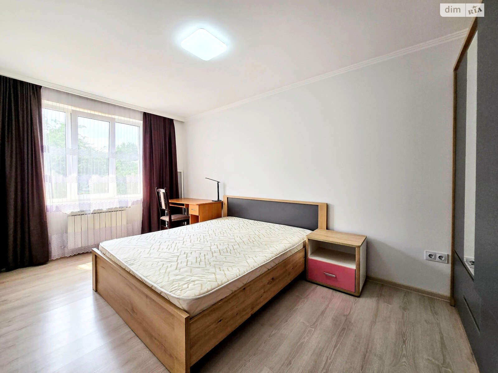 двухэтажный таунхаус, 140 кв. м, кирпич. Сдается помесячно в Черновцах, в районе Первомайский фото 1 двухэтажный таунхаус, 140 кв. м, кирпич. Сдается помесячно в Черновцах, в районе Первомайский фото 1