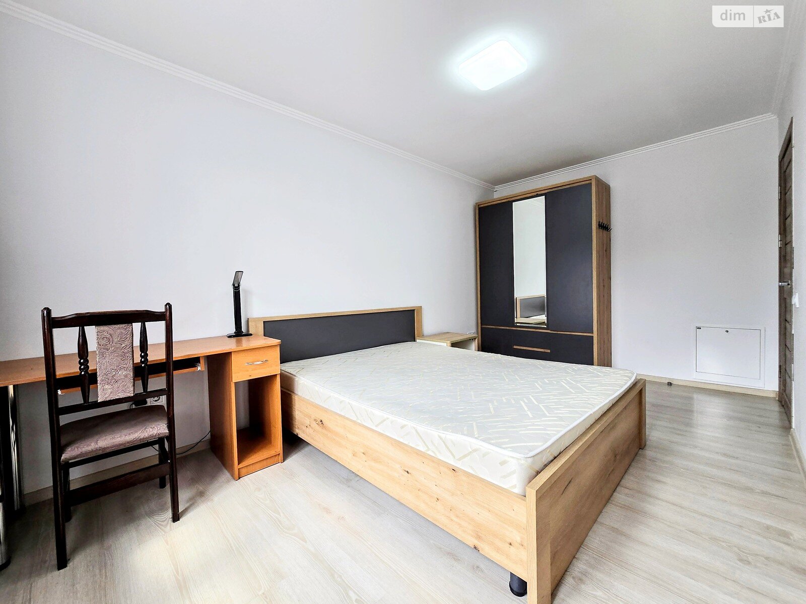 двухэтажный таунхаус, 140 кв. м, кирпич. Сдается помесячно в Черновцах, в районе Первомайский фото 1 двухэтажный таунхаус, 140 кв. м, кирпич. Сдается помесячно в Черновцах, в районе Первомайский фото 1