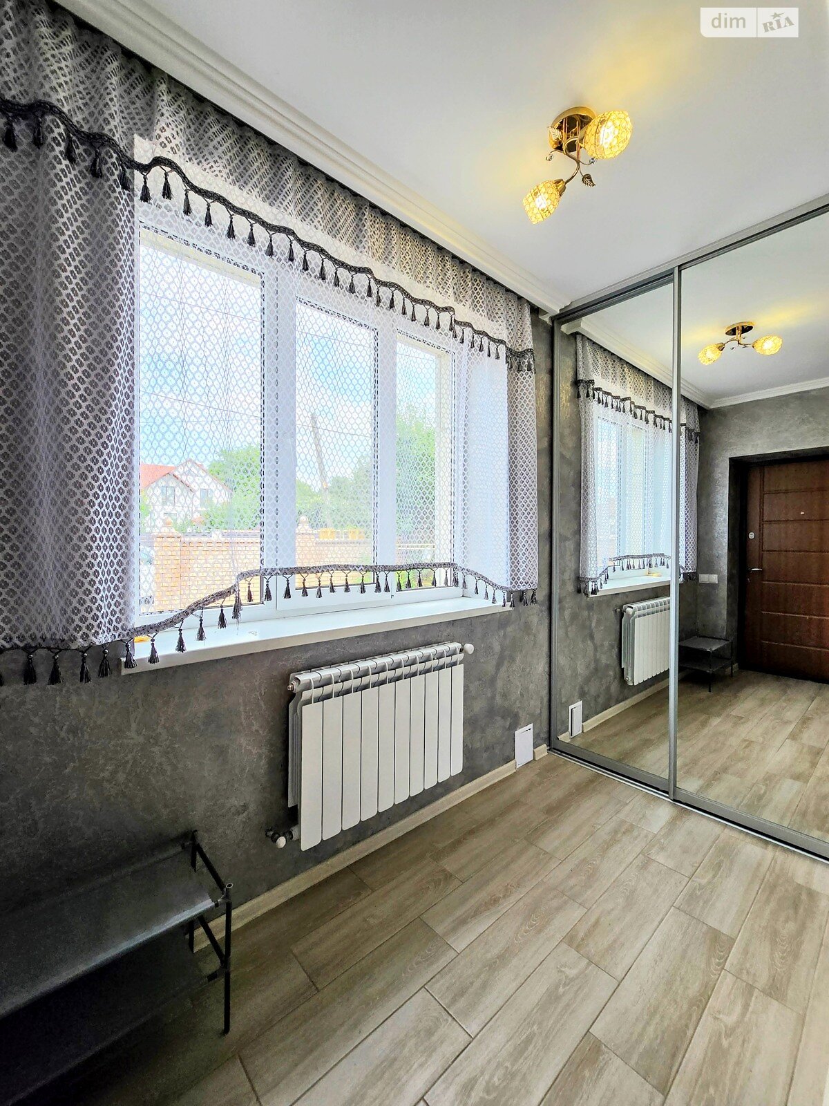 двухэтажный таунхаус, 140 кв. м, кирпич. Сдается помесячно в Черновцах, в районе Первомайский фото 1 двухэтажный таунхаус, 140 кв. м, кирпич. Сдается помесячно в Черновцах, в районе Первомайский фото 1