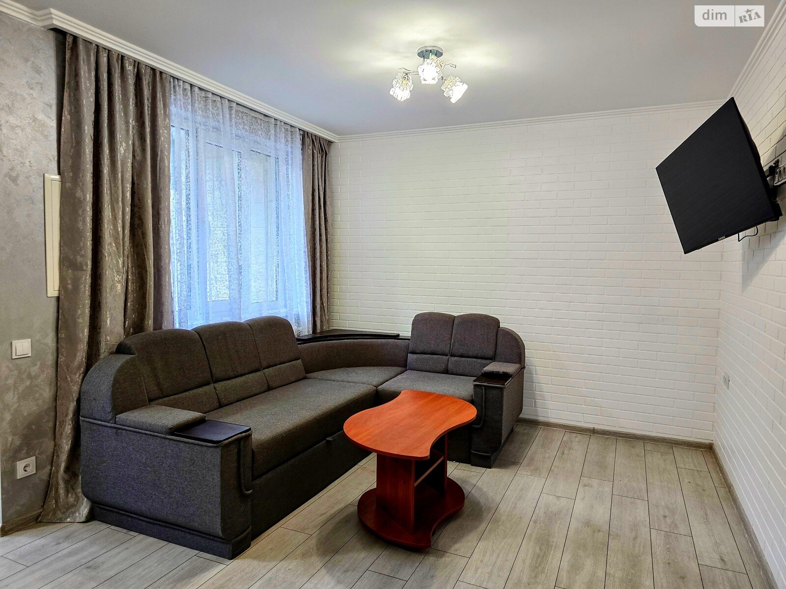 двоповерховий таунхаус, 140 кв. м, цегла. Здається помісячно в Чернівцях, в районі Проспект фото 1 двопроверховий таунхаус, 140 кв. м, цегла. Здається помісячно в Чернівцях, в районі Проспект фото 1