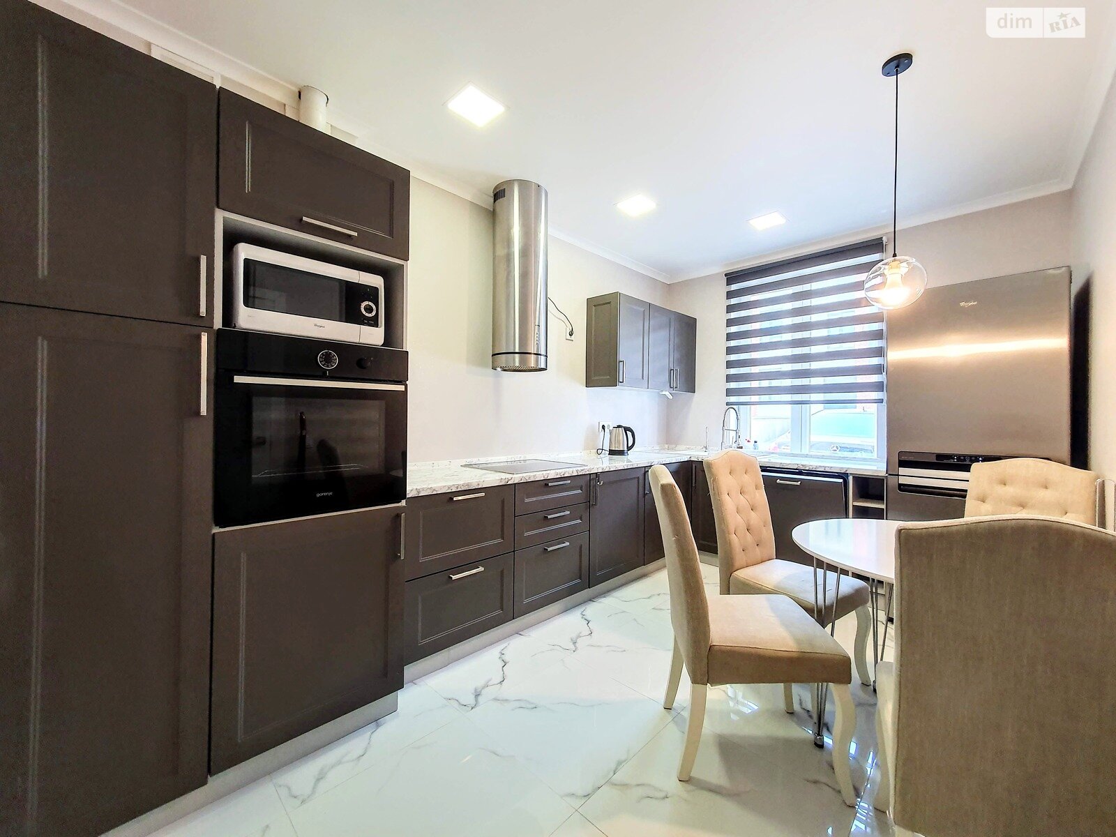 двопроверховий таунхаус, 106 кв. м, цегла. Здається помісячно в Чернівцях, в районі Сторожинецька фото 1