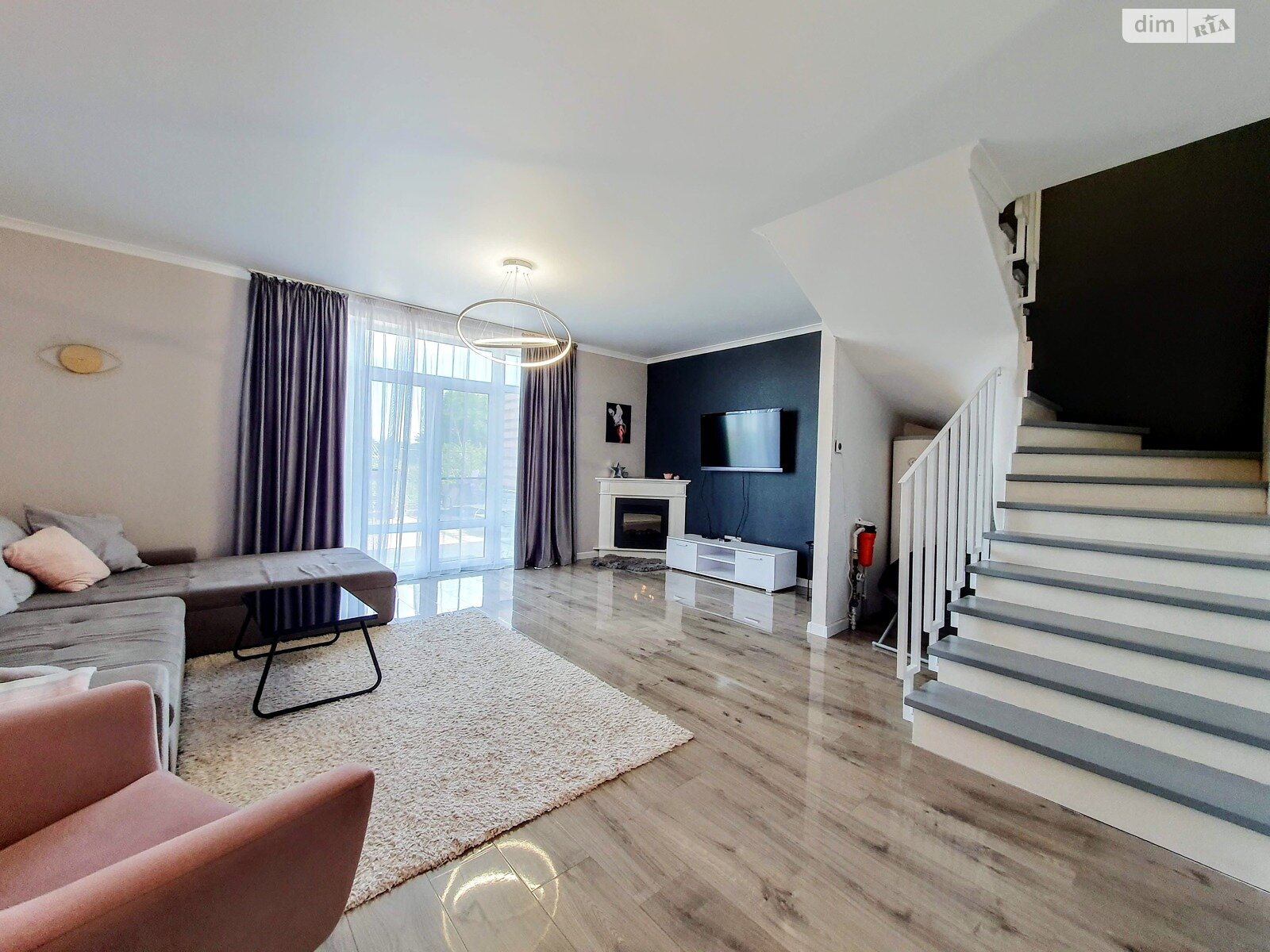 двопроверховий таунхаус, 106 кв. м, цегла. Здається помісячно в Чернівцях, в районі Сторожинецька фото 1