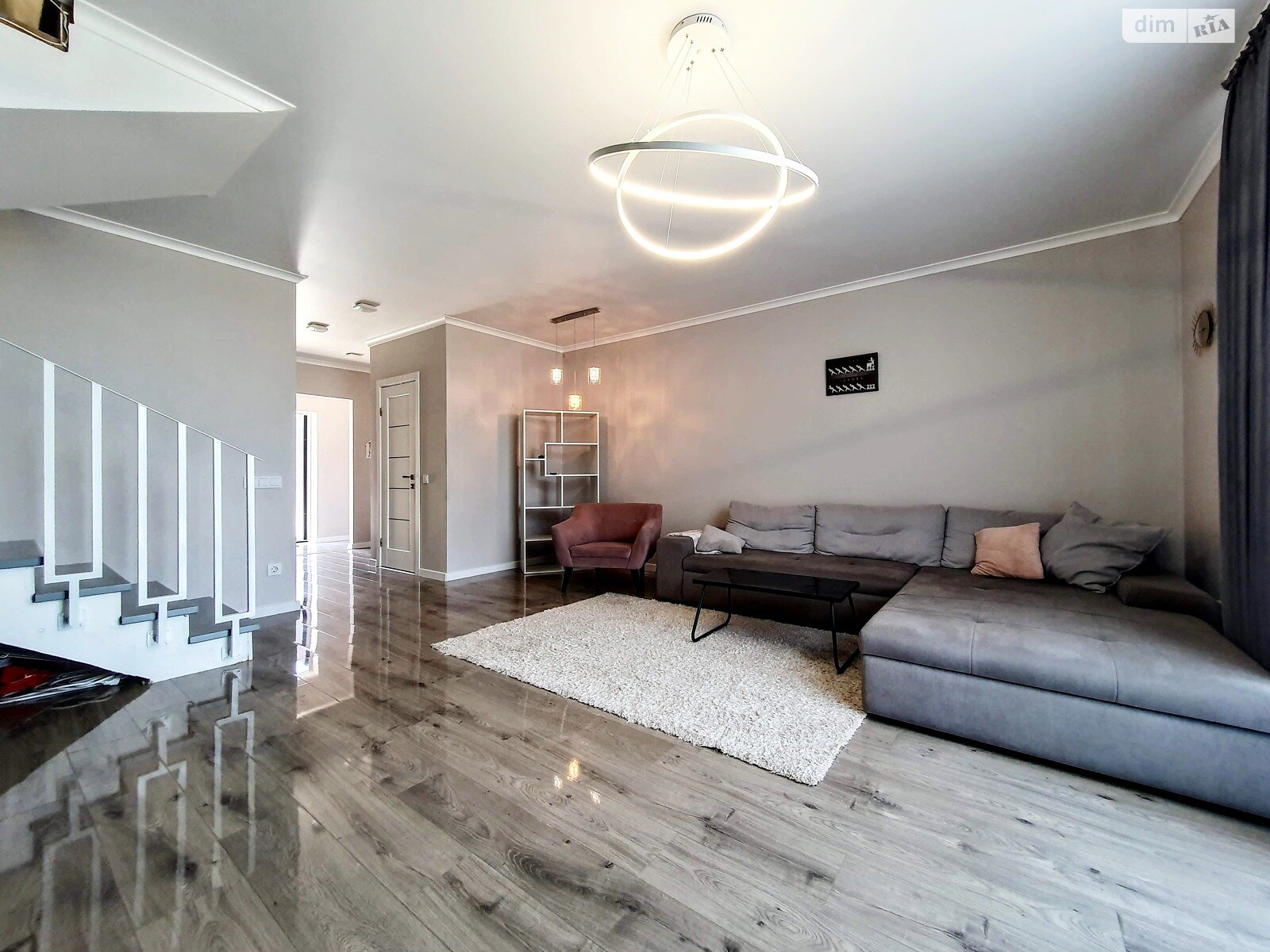 двопроверховий таунхаус, 106 кв. м, цегла. Здається помісячно в Чернівцях, в районі Сторожинецька фото 1