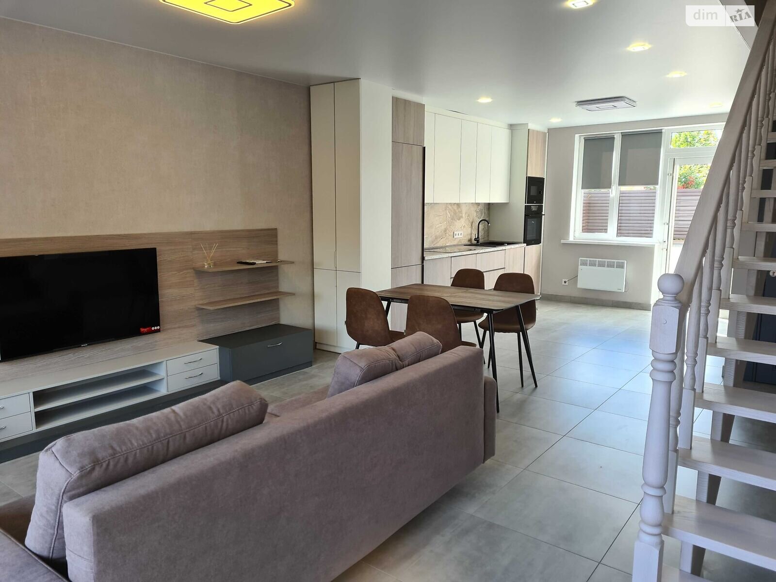 двопроверховий таунхаус, 70 кв. м, кирпич. Здається помісячно в Дніпрі, в районі Єврейська слобода фото 1