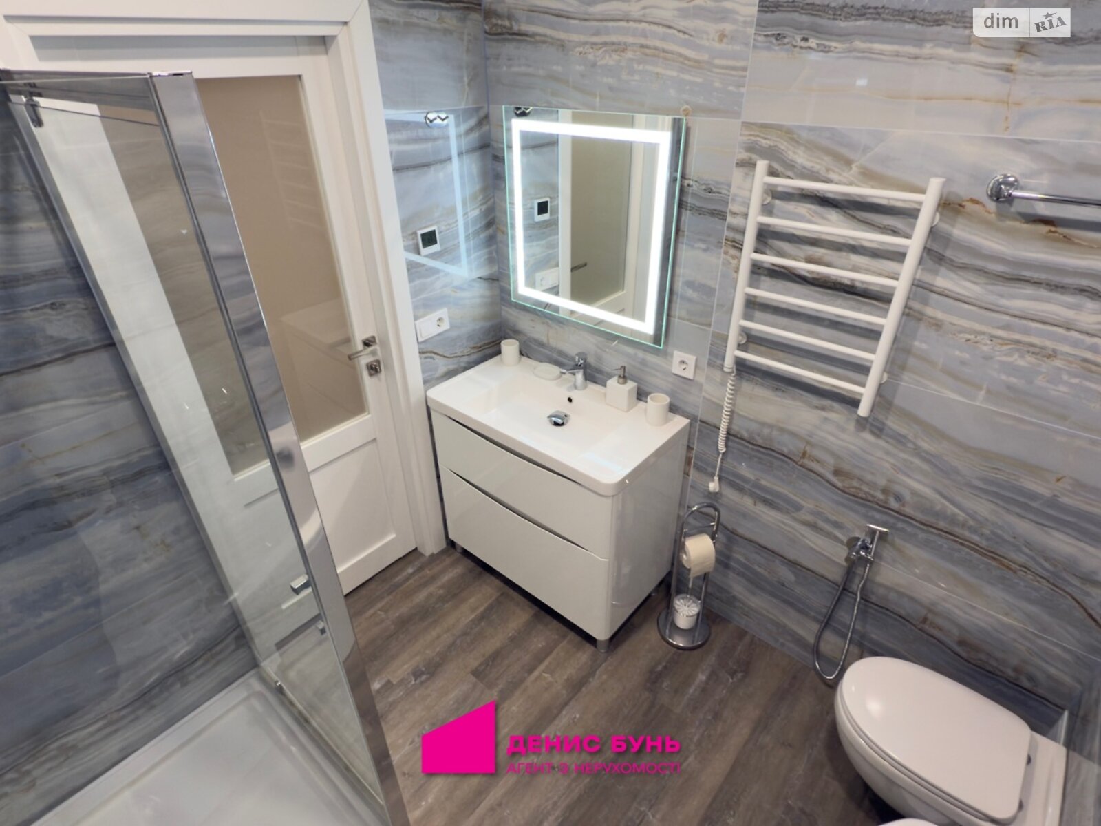 трехэтажный таунхаус, 206 кв. м, кирпич. Сдается помесячно в Днепре, в районе Самарский фото 1