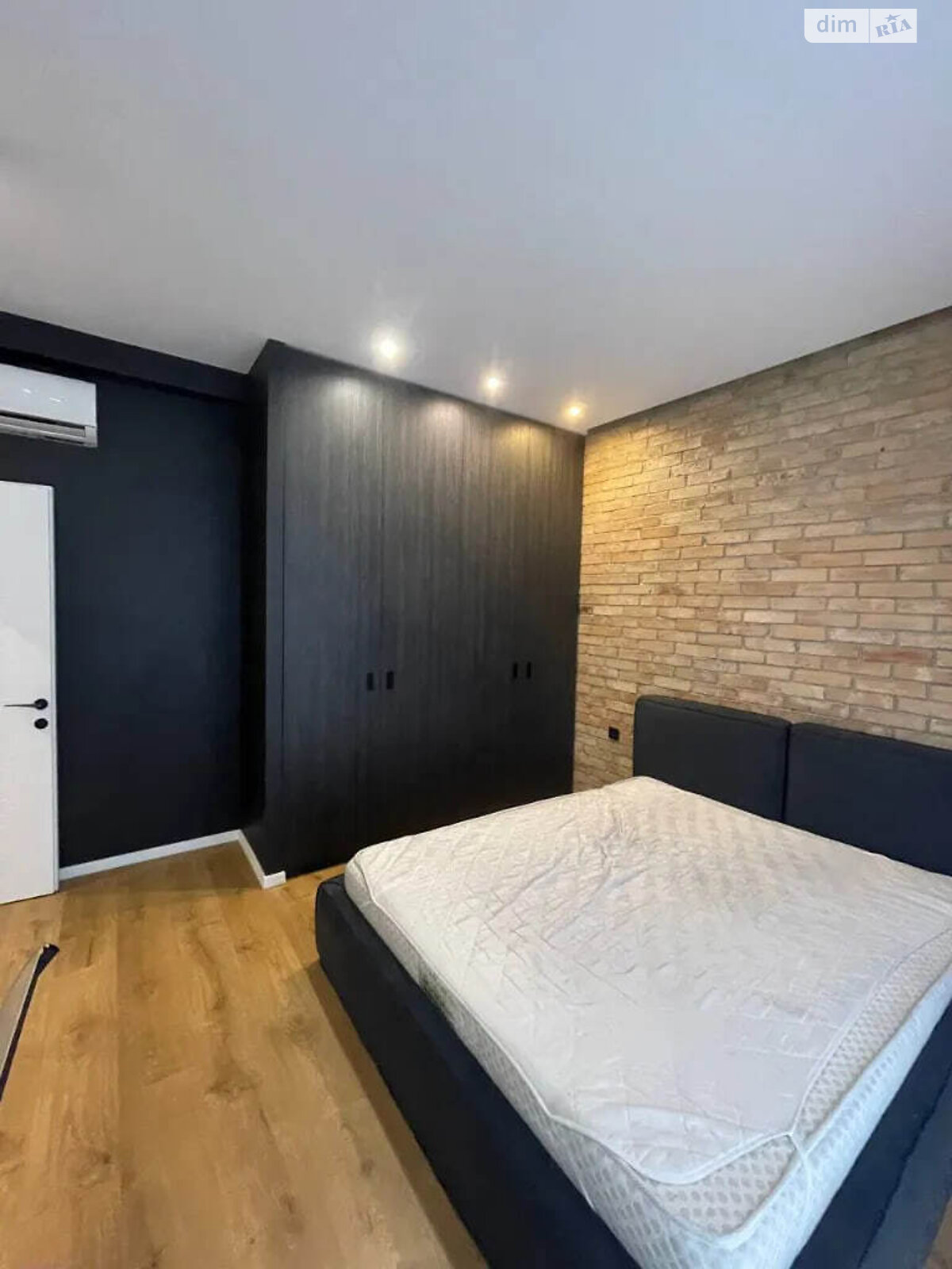 двухэтажный таунхаус, 124 кв. м, кирпич. Сдается помесячно в Днепре, в районе Самарский фото 1