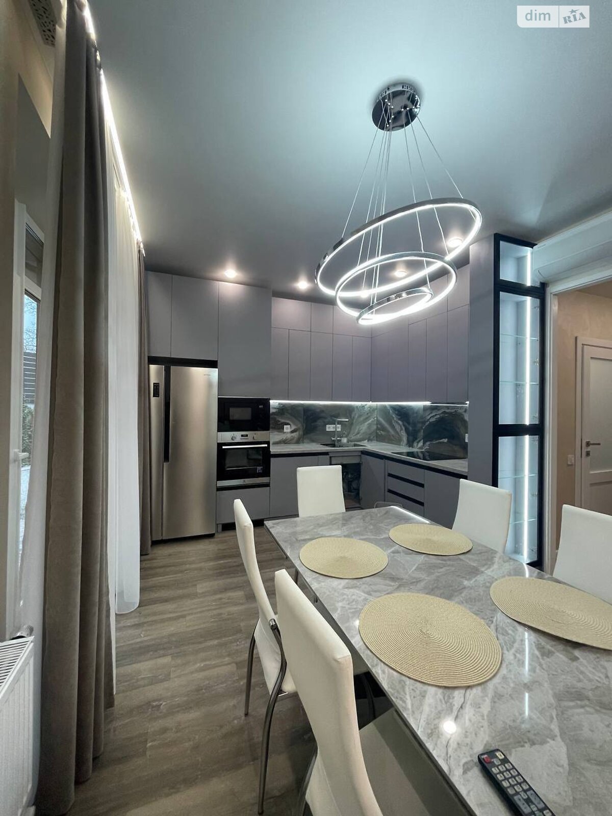 трехэтажный таунхаус, 206 кв. м, кирпич. Сдается помесячно в Днепре, в районе Самарский фото 1 трехэтажный таунхаус, 206 кв. м, кирпич. Сдается помесячно в Днепре, в районе Самарский фото 1