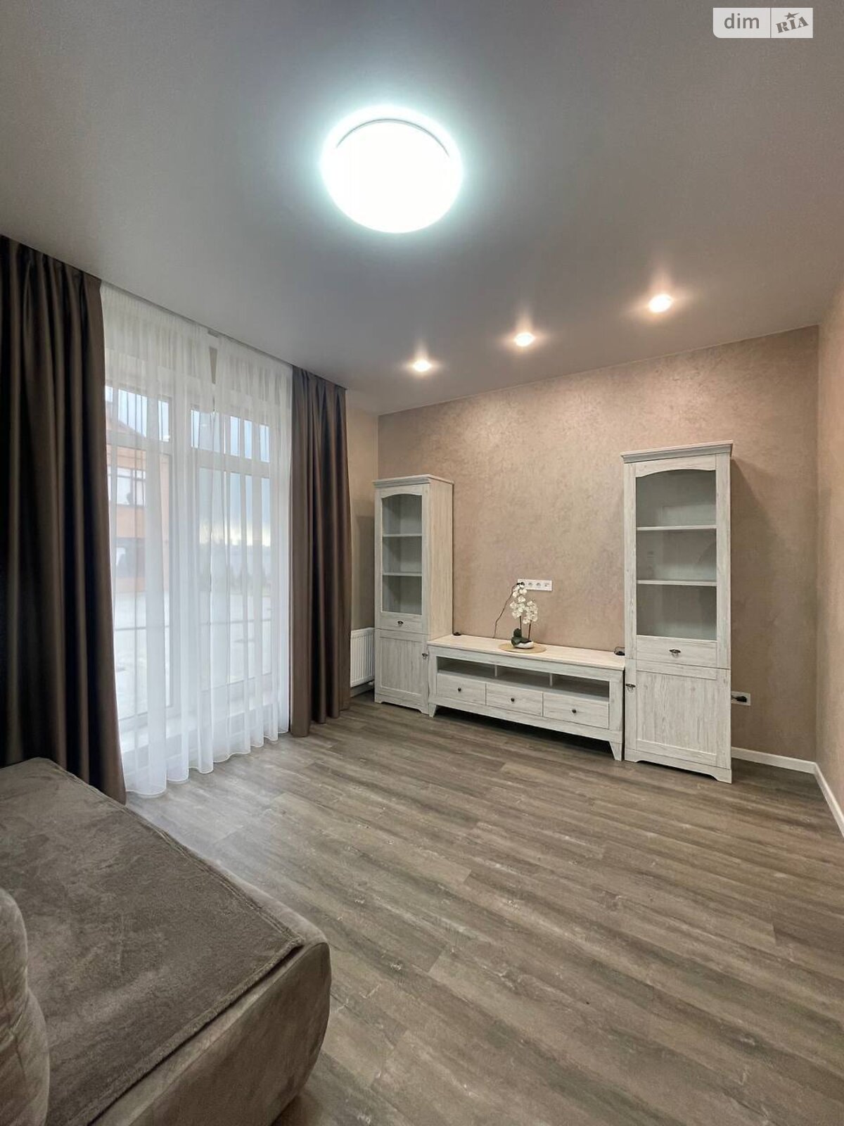 трехэтажный таунхаус, 206 кв. м, кирпич. Сдается помесячно в Днепре, в районе Самарский фото 1 трехэтажный таунхаус, 206 кв. м, кирпич. Сдается помесячно в Днепре, в районе Самарский фото 1