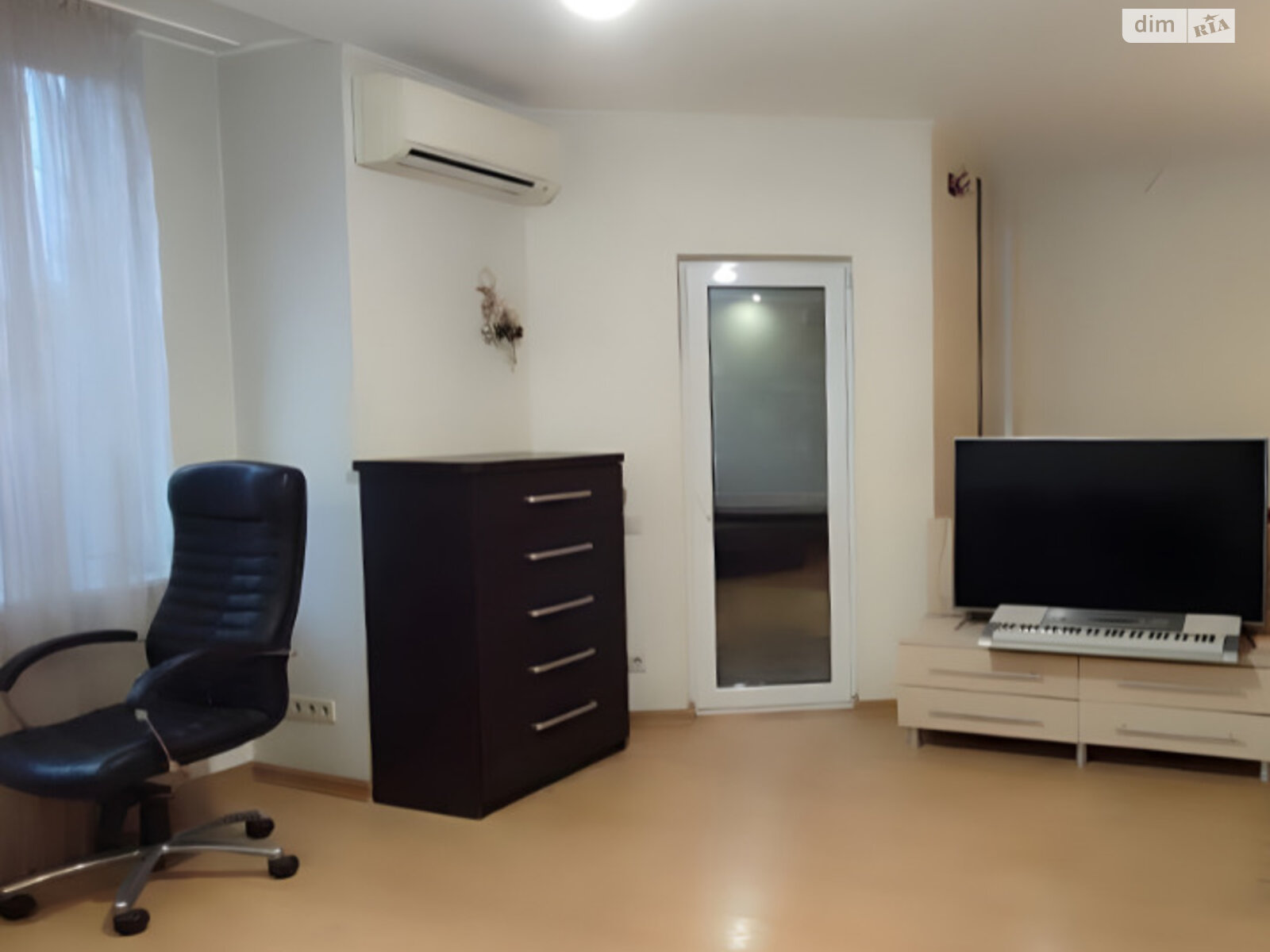 двухэтажный таунхаус, 150 кв. м, кирпич. Сдается помесячно в Фонтанке фото 1 двухэтажный таунхаус, 150 кв. м, кирпич. Сдается помесячно в Фонтанке фото 1