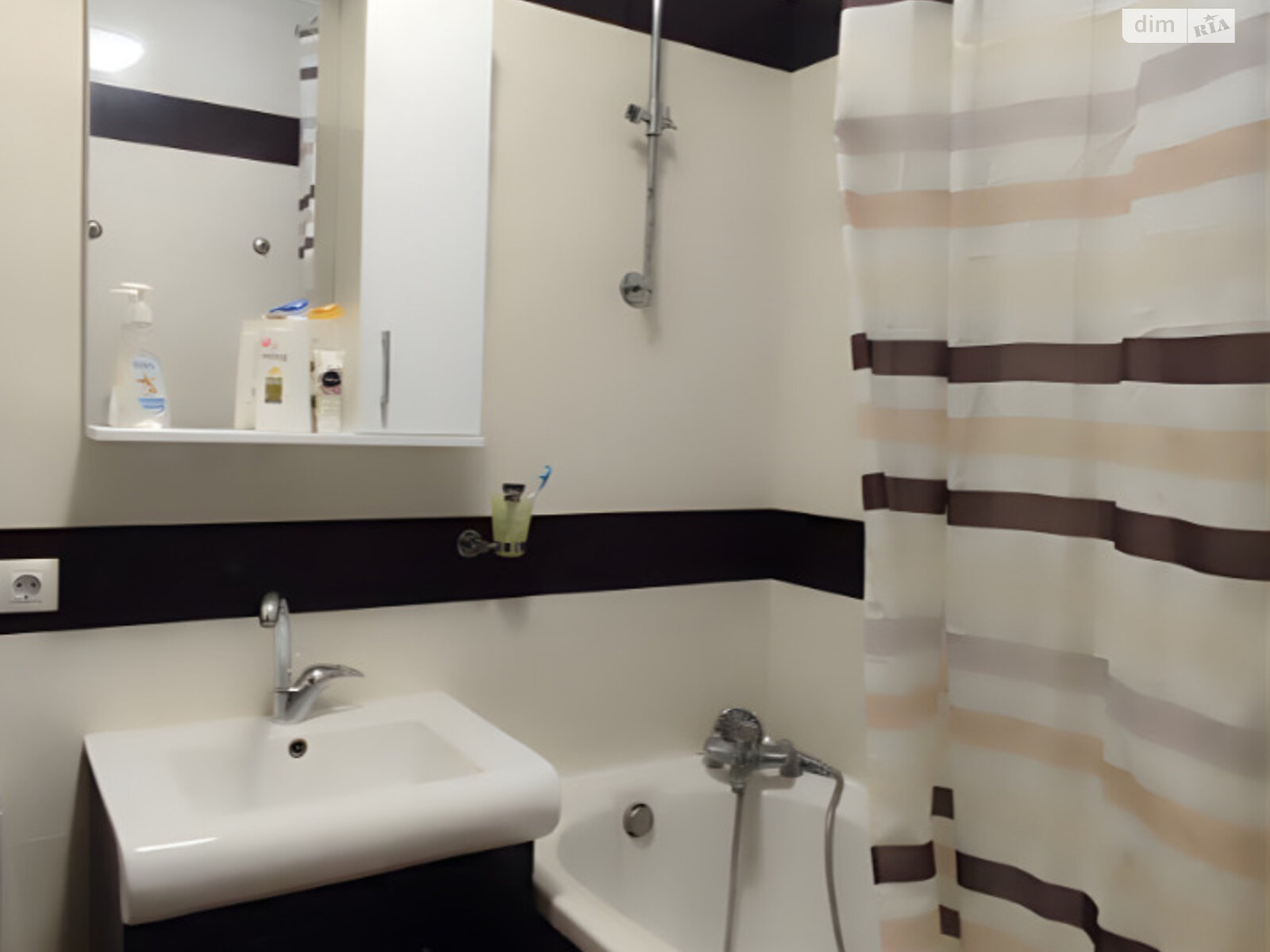 двухэтажный таунхаус, 150 кв. м, кирпич. Сдается помесячно в Фонтанке фото 1 двухэтажный таунхаус, 150 кв. м, кирпич. Сдается помесячно в Фонтанке фото 1