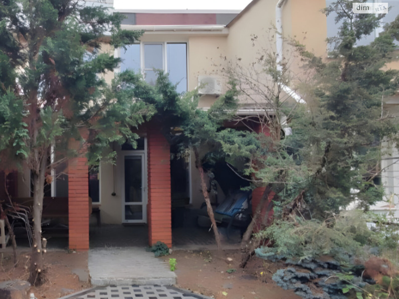 двухэтажный таунхаус, 150 кв. м, кирпич. Сдается помесячно в Фонтанке фото 1 двухэтажный таунхаус, 150 кв. м, кирпич. Сдается помесячно в Фонтанке фото 1