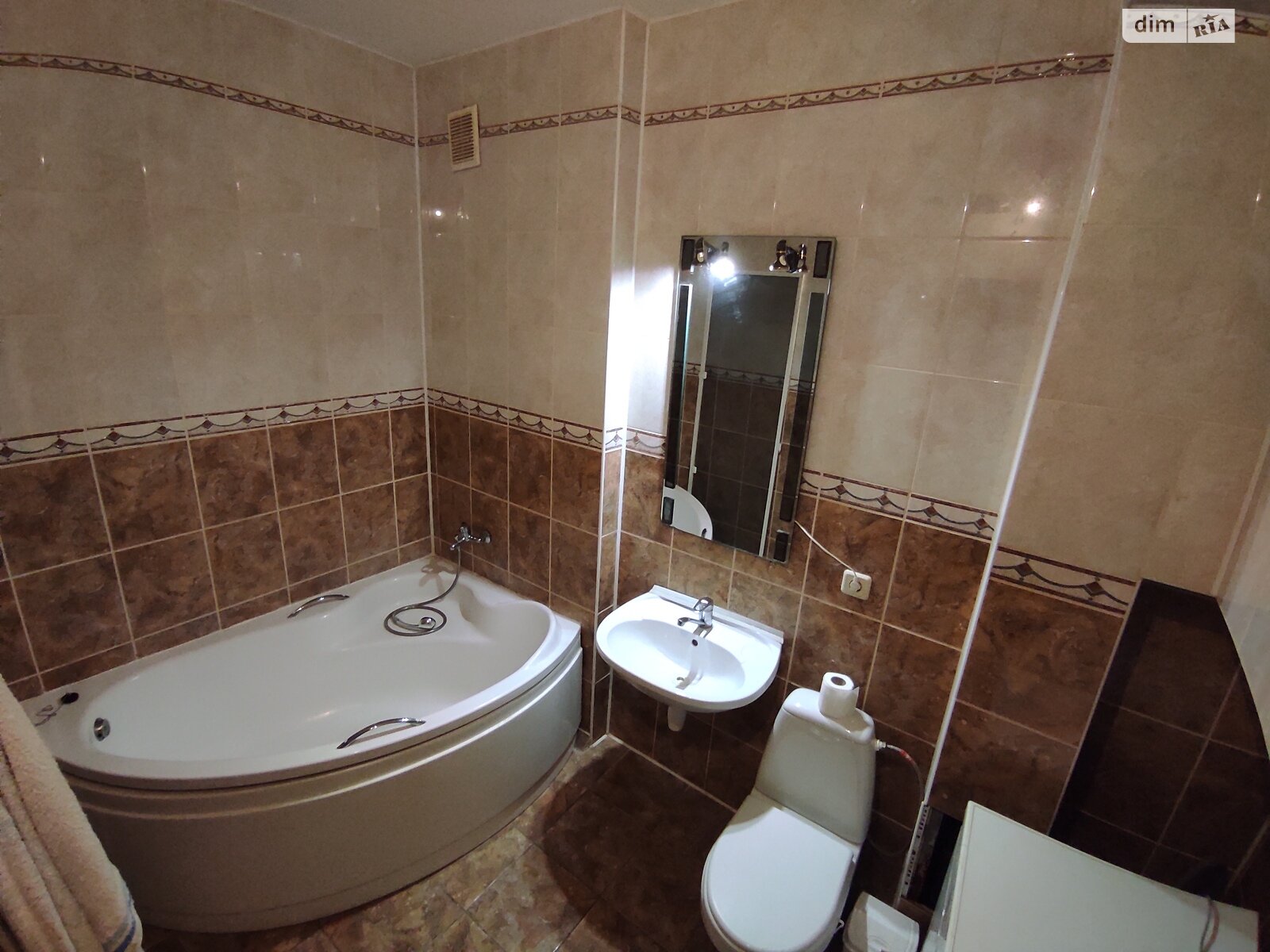 двухэтажный таунхаус, 116 кв. м, монолит. Сдается помесячно в Фонтанке фото 1 двухэтажный таунхаус, 116 кв. м, монолит. Сдается помесячно в Фонтанке фото 1