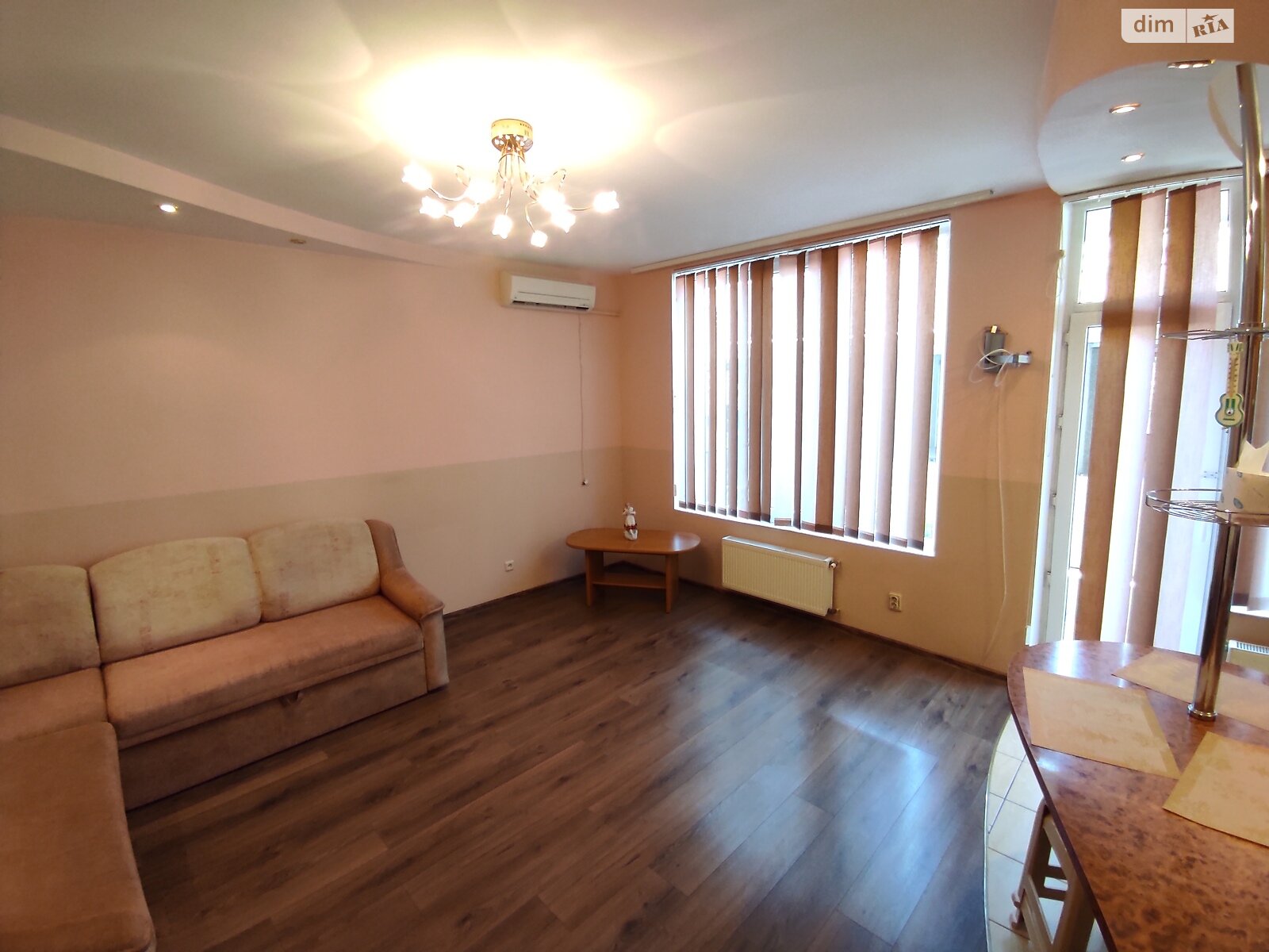 двухэтажный таунхаус, 116 кв. м, монолит. Сдается помесячно в Фонтанке фото 1 двухэтажный таунхаус, 116 кв. м, монолит. Сдается помесячно в Фонтанке фото 1