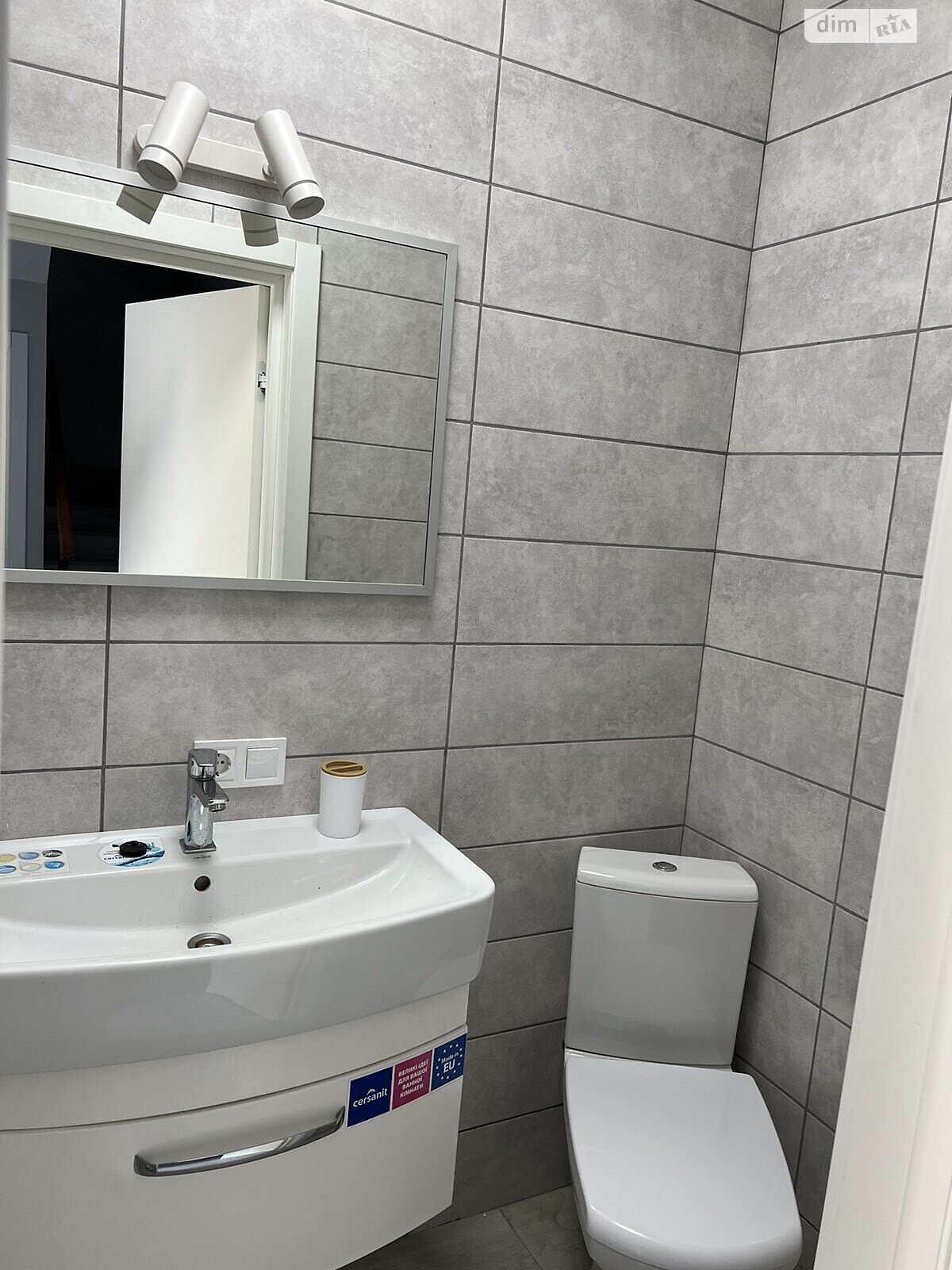 трехэтажный таунхаус, 140 кв. м, кирпич. Сдается помесячно в Годилове фото 1 трехэтажный таунхаус, 140 кв. м, кирпич. Сдается помесячно в Годилове фото 1