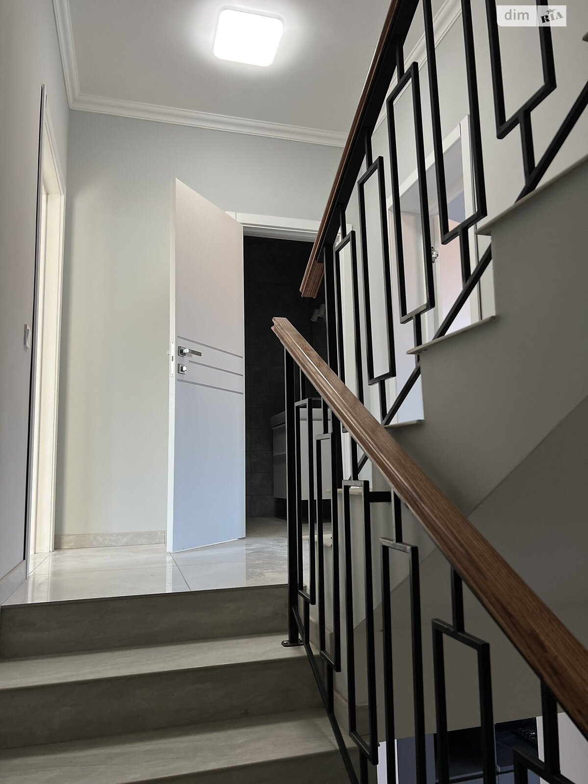 трехэтажный таунхаус, 140 кв. м, кирпич. Сдается помесячно в Годилове фото 1 трехэтажный таунхаус, 140 кв. м, кирпич. Сдается помесячно в Годилове фото 1