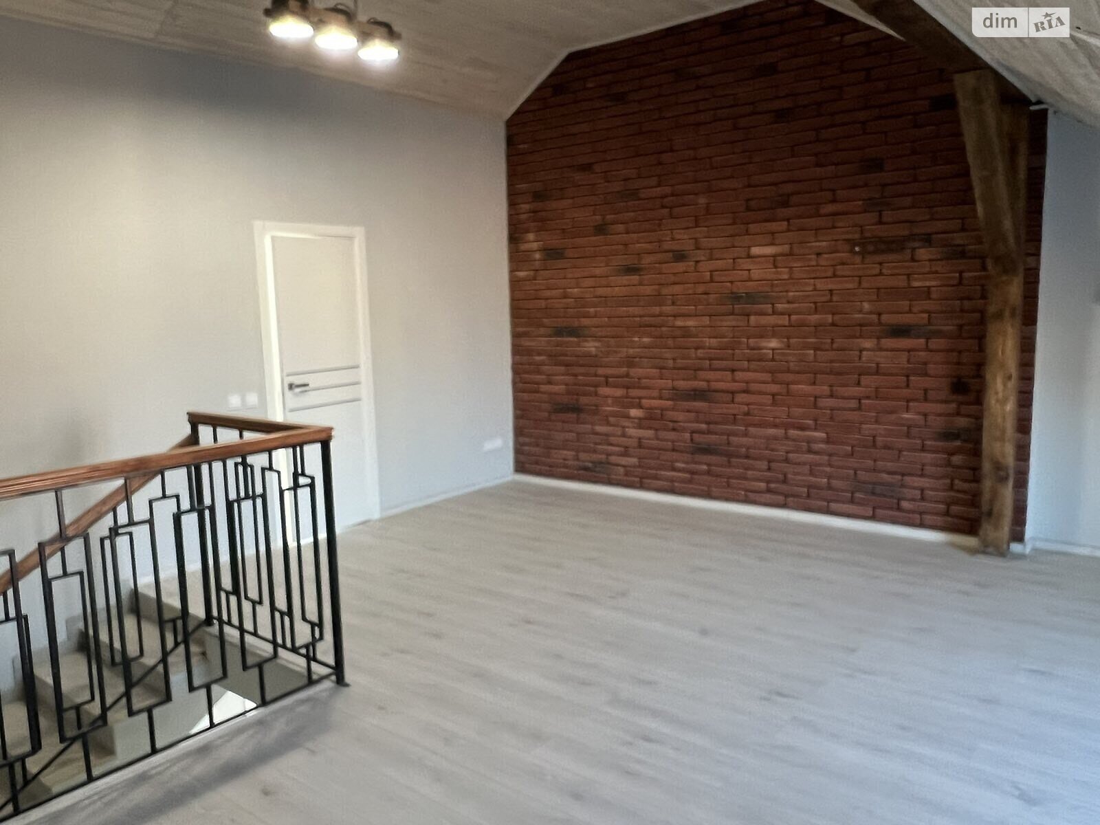 трехэтажный таунхаус, 140 кв. м, кирпич. Сдается помесячно в Годилове фото 1 трехэтажный таунхаус, 140 кв. м, кирпич. Сдается помесячно в Годилове фото 1