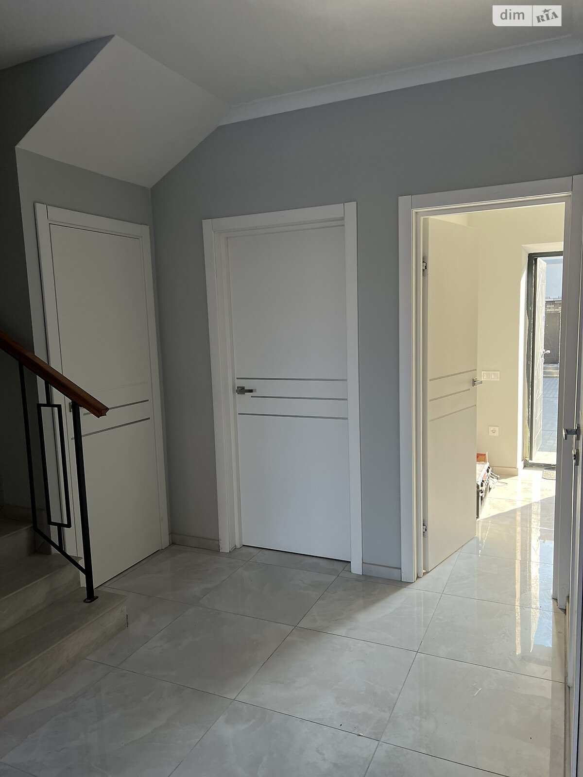 трехэтажный таунхаус, 140 кв. м, кирпич. Сдается помесячно в Годилове фото 1 трехэтажный таунхаус, 140 кв. м, кирпич. Сдается помесячно в Годилове фото 1