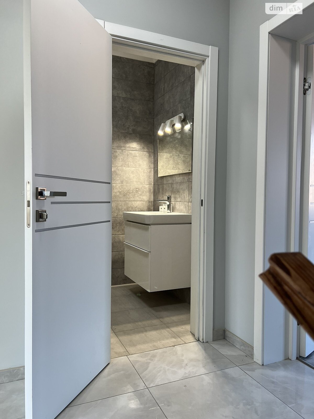 трехэтажный таунхаус, 140 кв. м, кирпич. Сдается помесячно в Годилове фото 1 трехэтажный таунхаус, 140 кв. м, кирпич. Сдается помесячно в Годилове фото 1