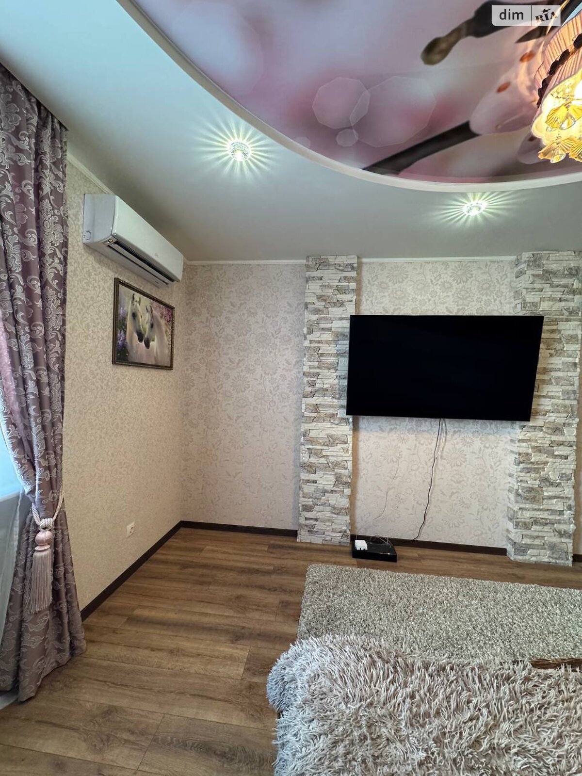 трехэтажный таунхаус, 130 кв. м, кирпич. Сдается помесячно в Хмельницком, в районе Озёрный фото 1 трехэтажный таунхаус, 130 кв. м, кирпич. Сдается помесячно в Хмельницком, в районе Озёрный фото 1