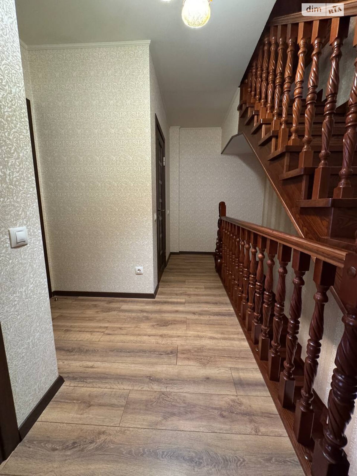 трехэтажный таунхаус, 130 кв. м, кирпич. Сдается помесячно в Хмельницком, в районе Озёрный фото 1 трехэтажный таунхаус, 130 кв. м, кирпич. Сдается помесячно в Хмельницком, в районе Озёрный фото 1