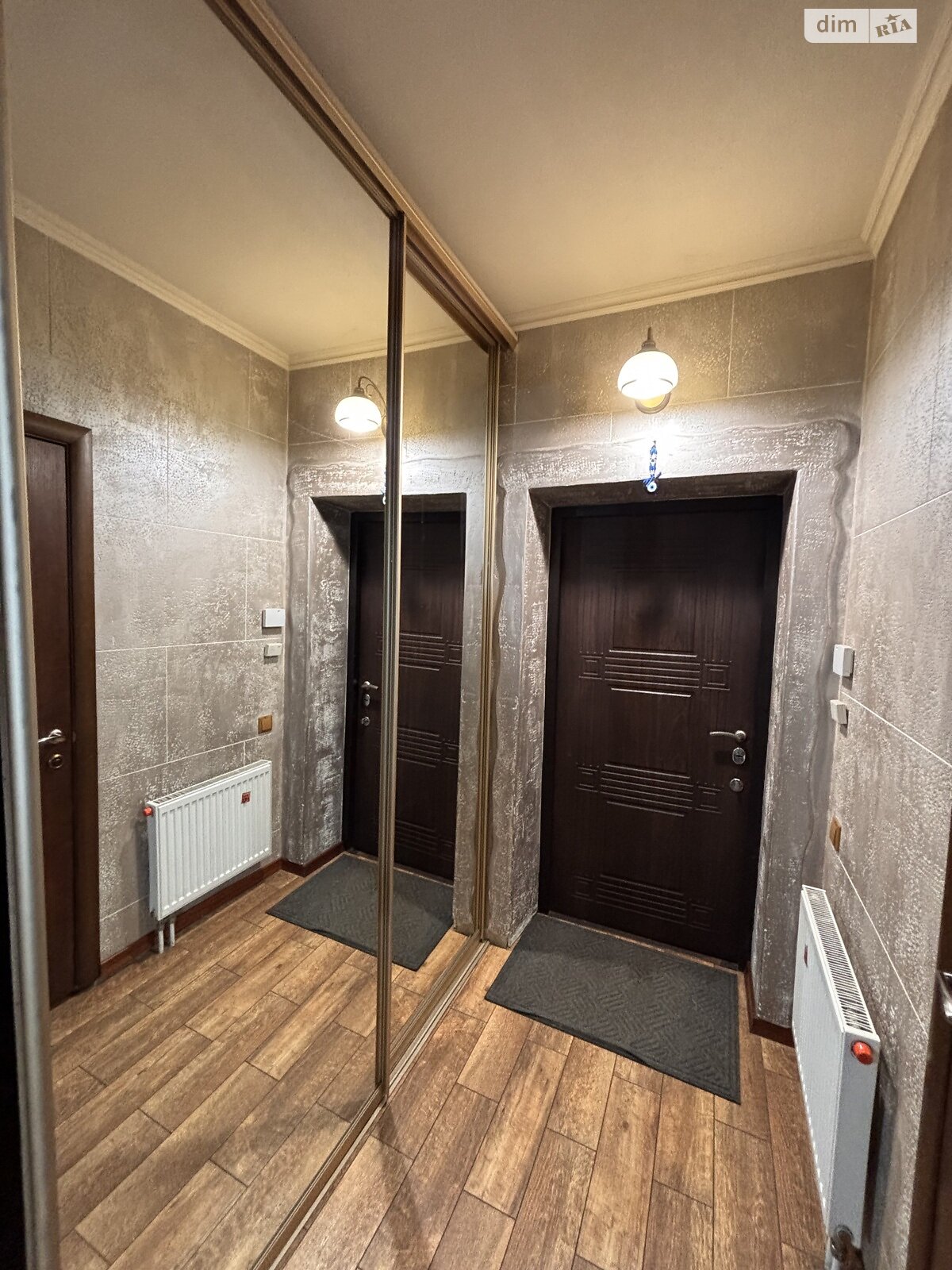 трехэтажный таунхаус, 73 кв. м, кирпич. Сдается помесячно в Ирпене, в районе Ирпень фото 1