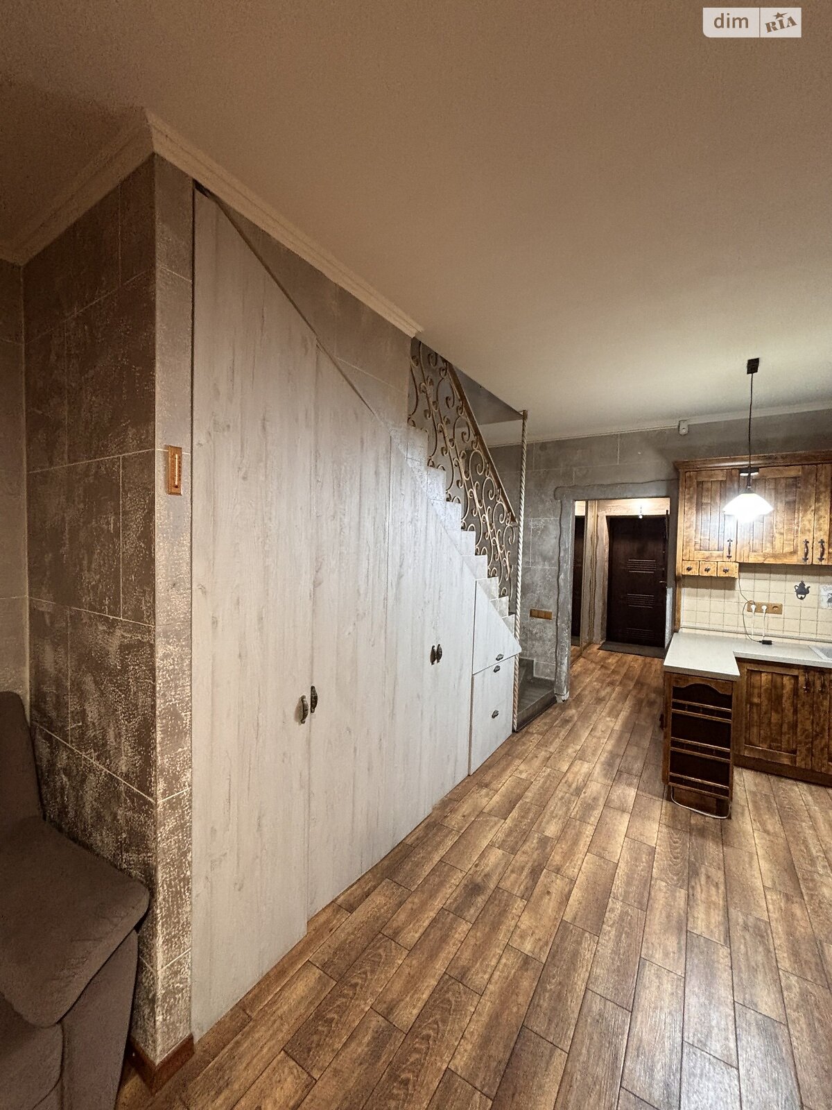 трехэтажный таунхаус, 73 кв. м, кирпич. Сдается помесячно в Ирпене, в районе Ирпень фото 1