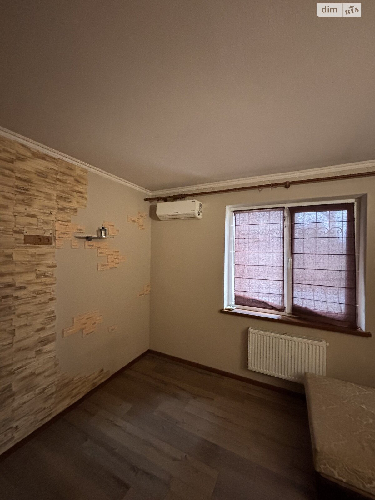 трехэтажный таунхаус, 73 кв. м, кирпич. Сдается помесячно в Ирпене, в районе Ирпень фото 1