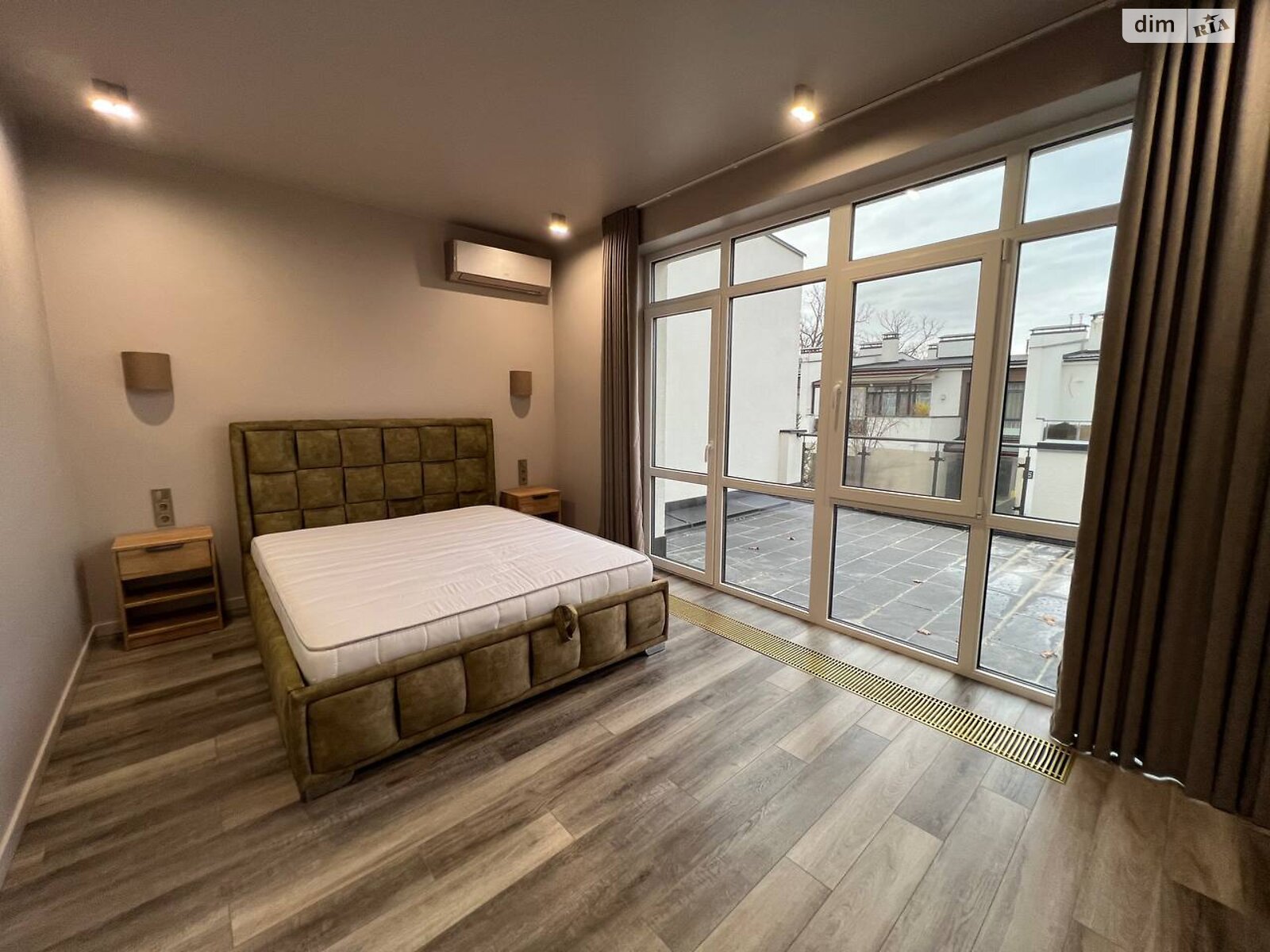 двухэтажный таунхаус, 130 кв. м, кирпич. Сдается помесячно в Ирпене фото 1