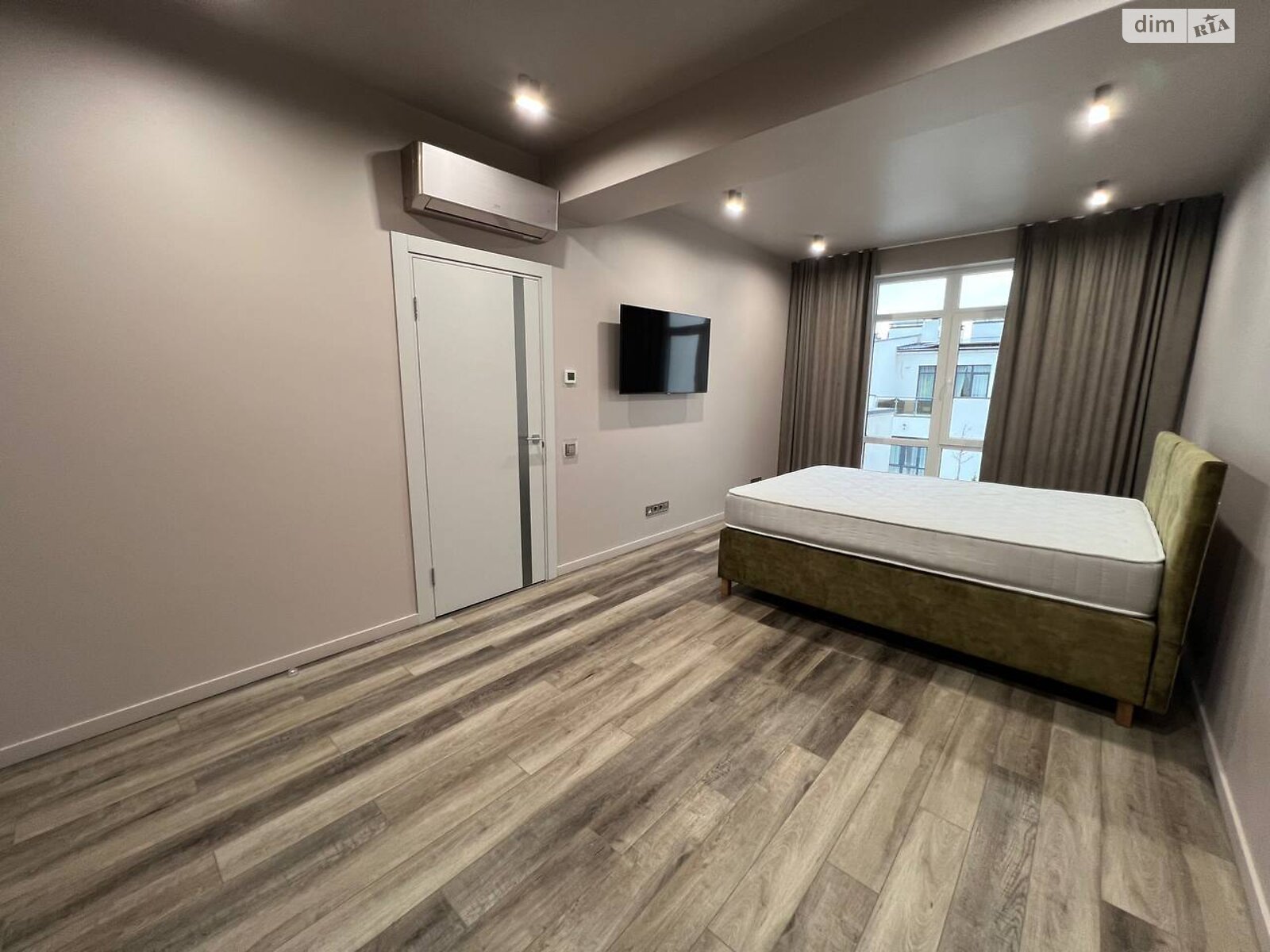 двухэтажный таунхаус, 130 кв. м, кирпич. Сдается помесячно в Ирпене фото 1