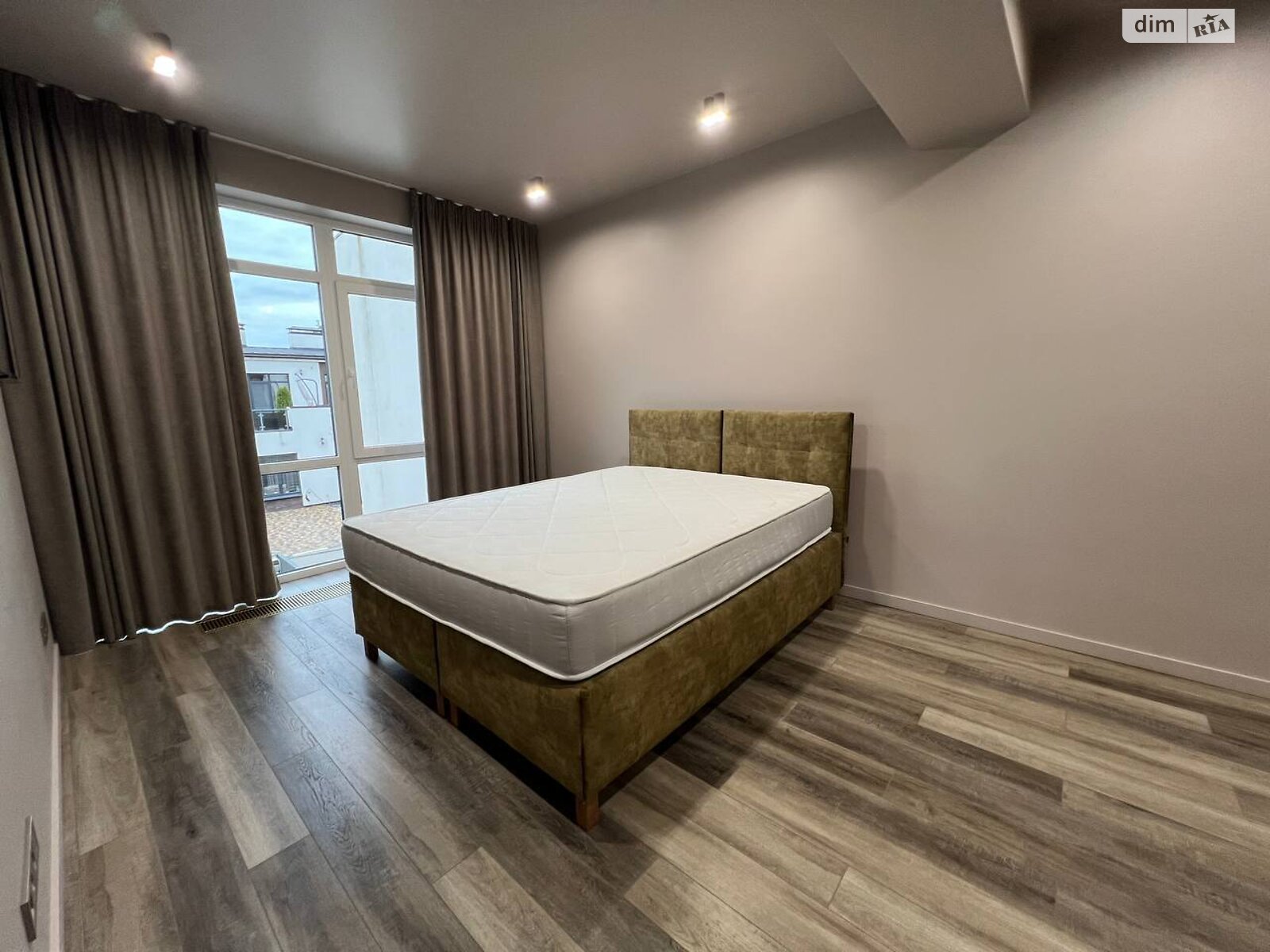 двухэтажный таунхаус, 130 кв. м, кирпич. Сдается помесячно в Ирпене фото 1