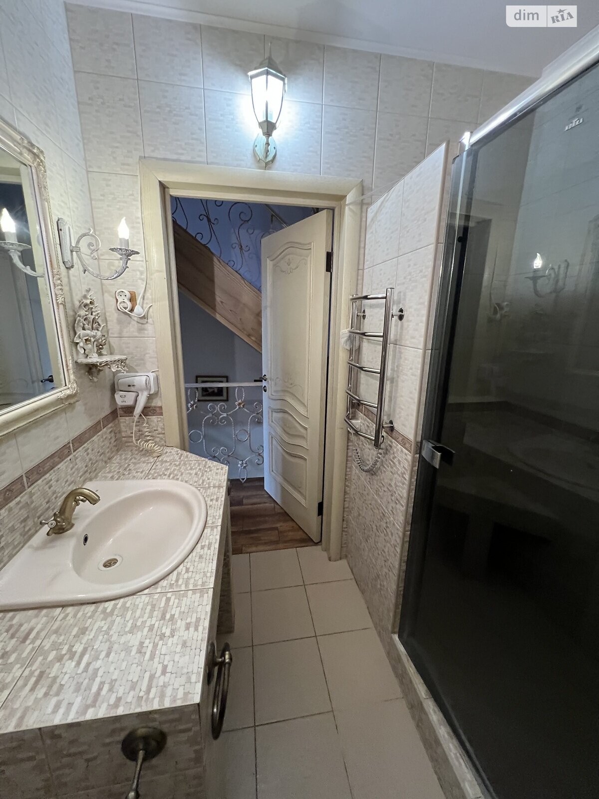 трехэтажный таунхаус, 120 кв. м, кирпич. Сдается помесячно в Ирпене, в районе Романовка фото 1