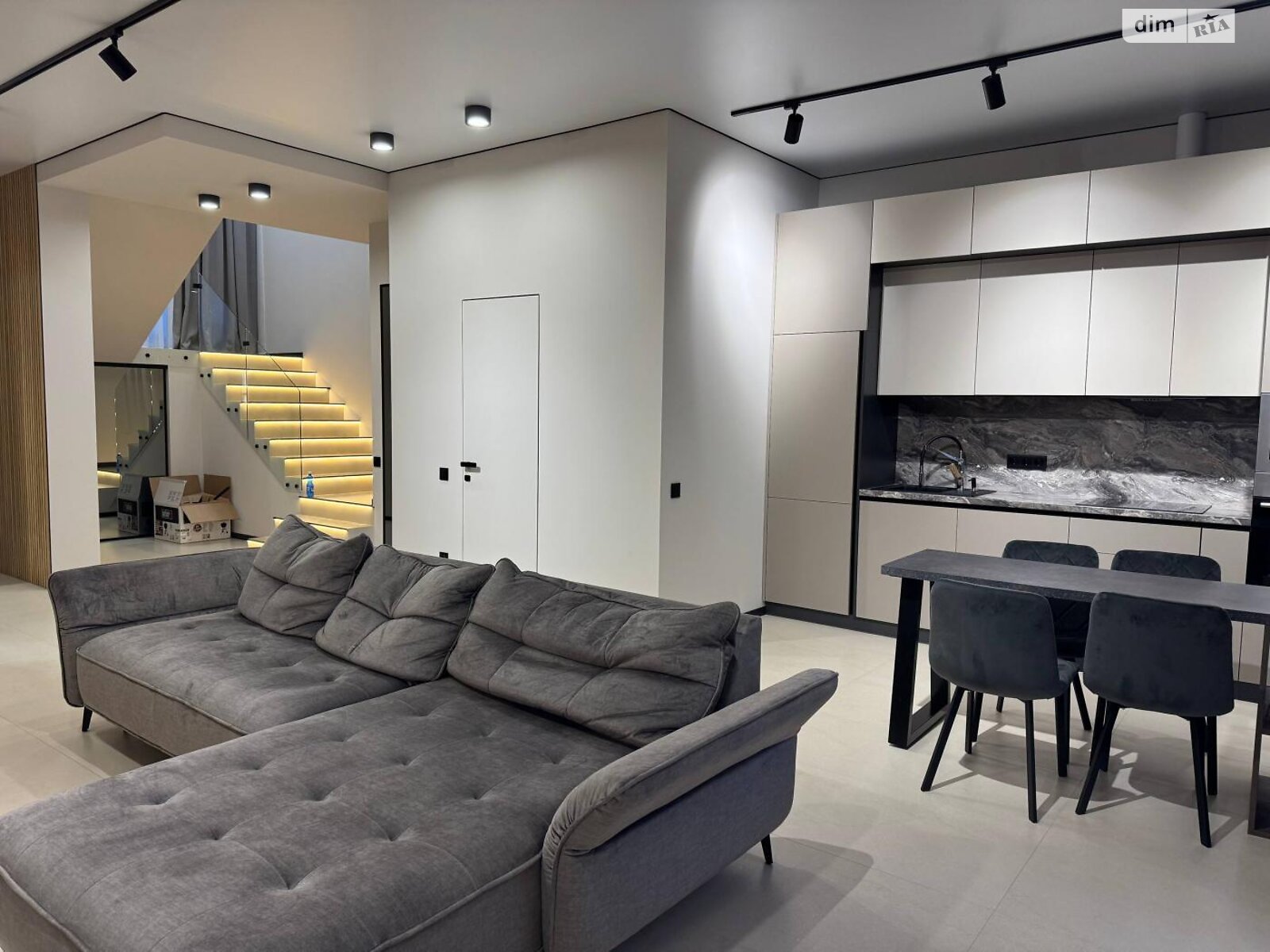 двухэтажный таунхаус, 125 кв. м, кирпич. Сдается помесячно в Киеве, в районе Осокорки фото 1 двухэтажный таунхаус, 125 кв. м, кирпич. Сдается помесячно в Киеве, в районе Осокорки фото 1