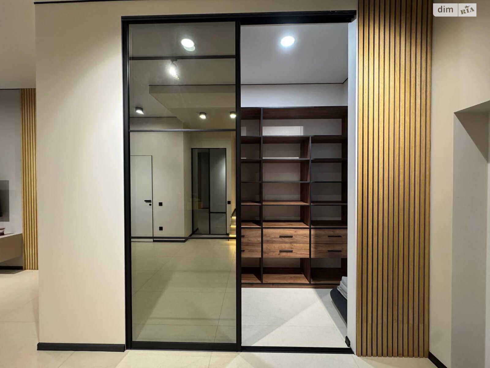 двухэтажный таунхаус, 125 кв. м, кирпич. Сдается помесячно в Киеве, в районе Осокорки фото 1 двухэтажный таунхаус, 125 кв. м, кирпич. Сдается помесячно в Киеве, в районе Осокорки фото 1