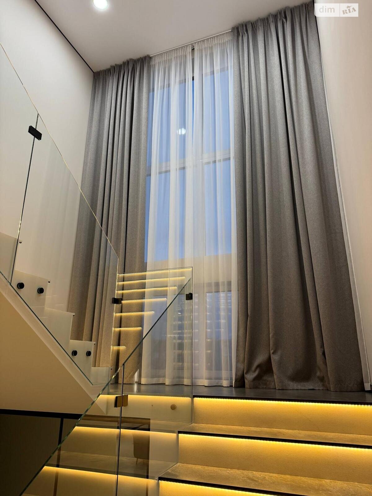 двухэтажный таунхаус, 125 кв. м, кирпич. Сдается помесячно в Киеве, в районе Осокорки фото 1 двухэтажный таунхаус, 125 кв. м, кирпич. Сдается помесячно в Киеве, в районе Осокорки фото 1