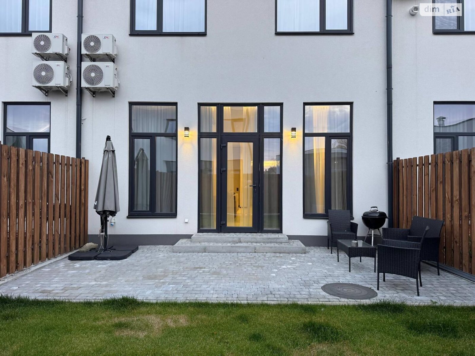 двухэтажный таунхаус, 125 кв. м, кирпич. Сдается помесячно в Киеве, в районе Осокорки фото 1 двухэтажный таунхаус, 125 кв. м, кирпич. Сдается помесячно в Киеве, в районе Осокорки фото 1