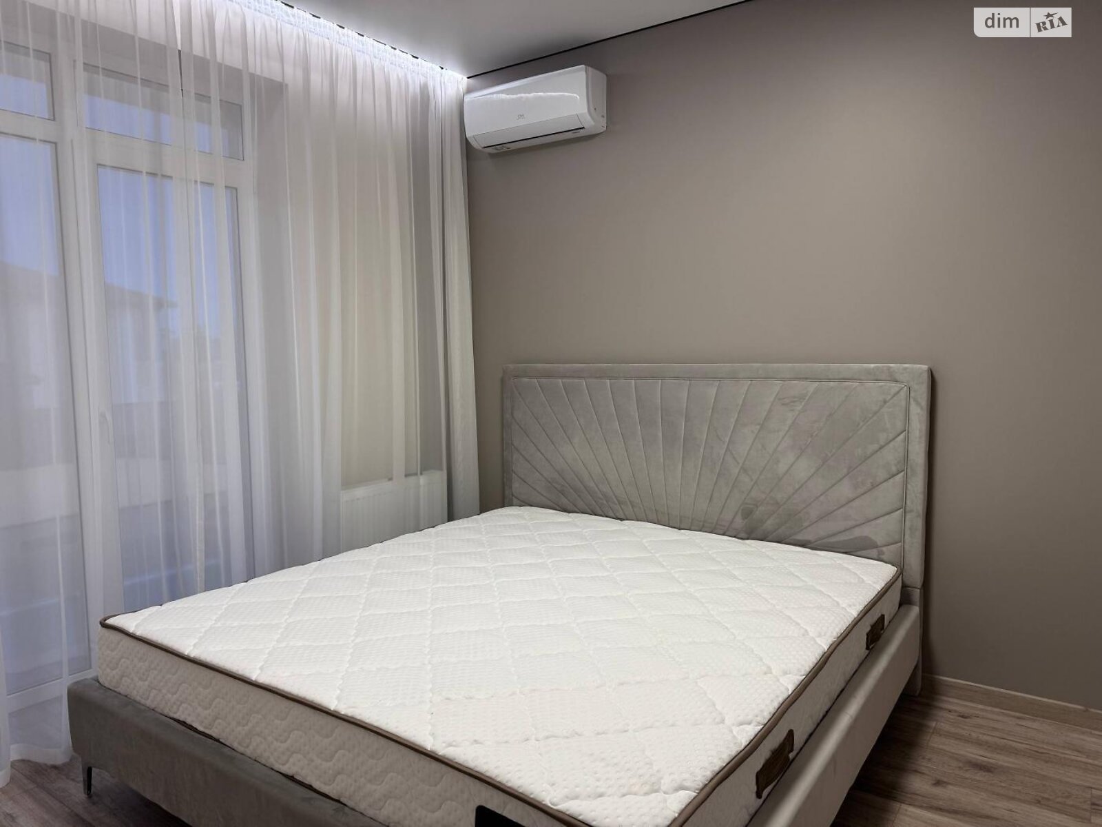 двопроверховий таунхаус, 125 кв. м, кирпич. Здається помісячно в Києві, в районі Осокорки фото 1